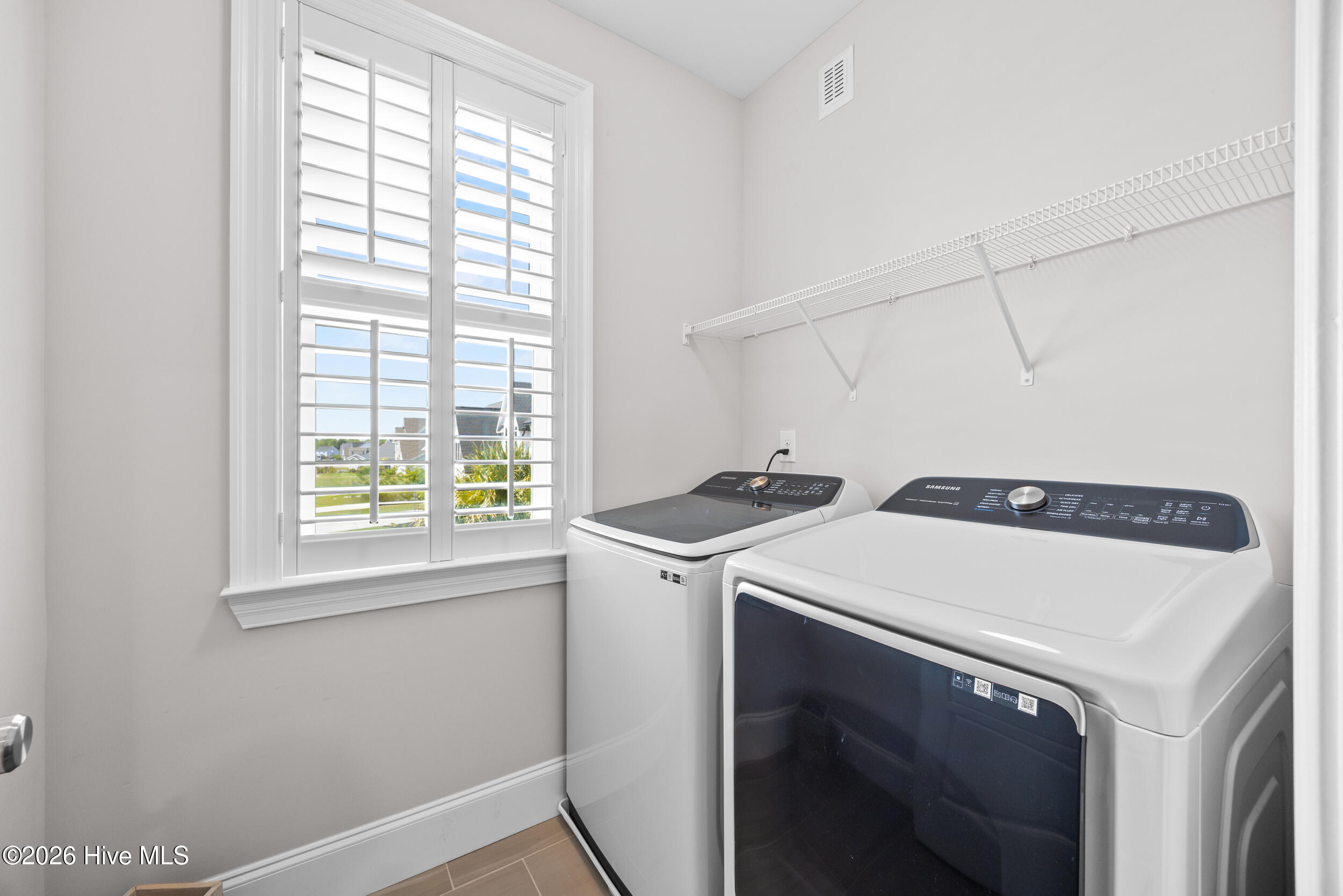 100567603 | Photo 22