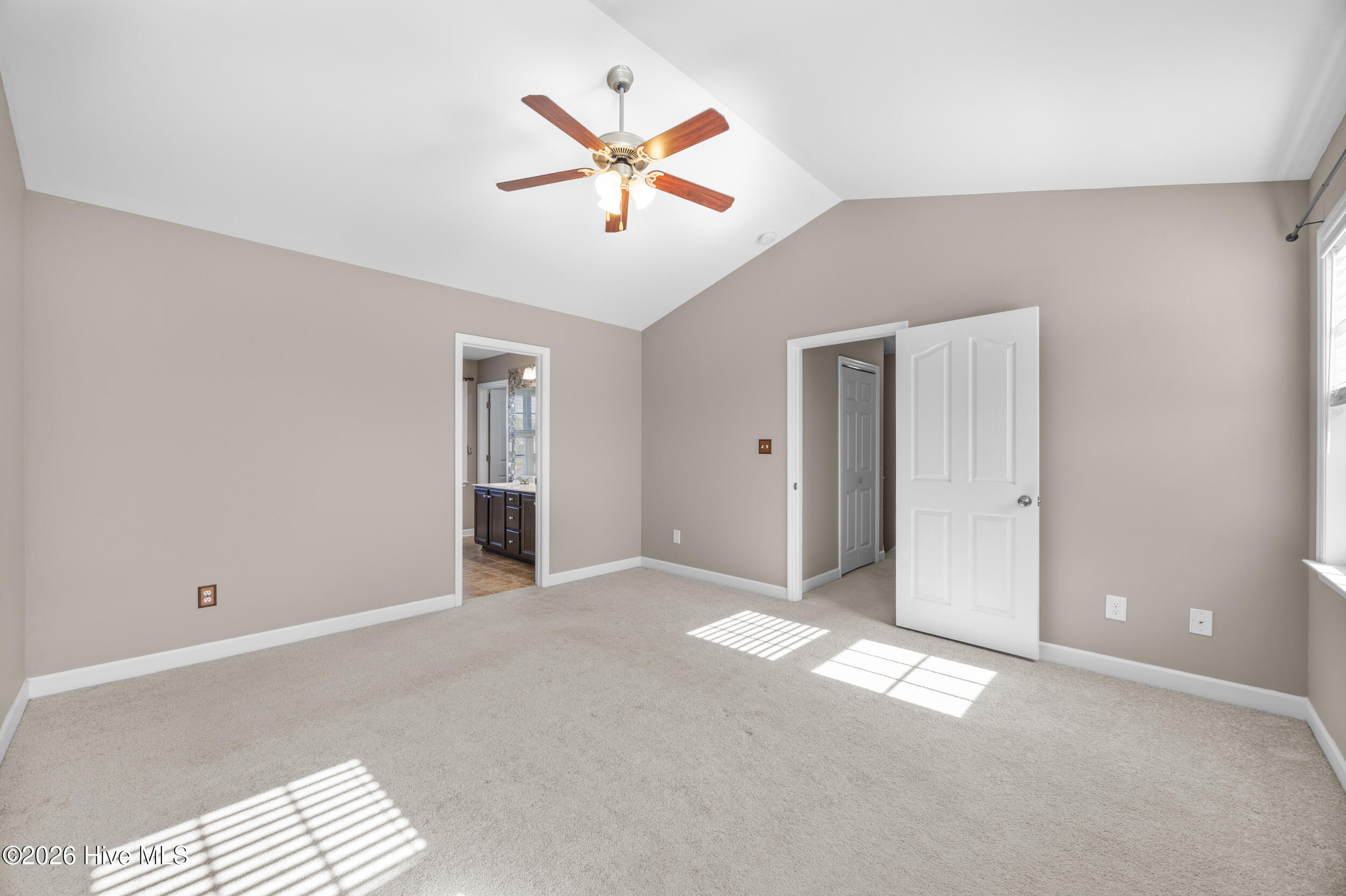 211 Wedgefield Circle,Maple Hill