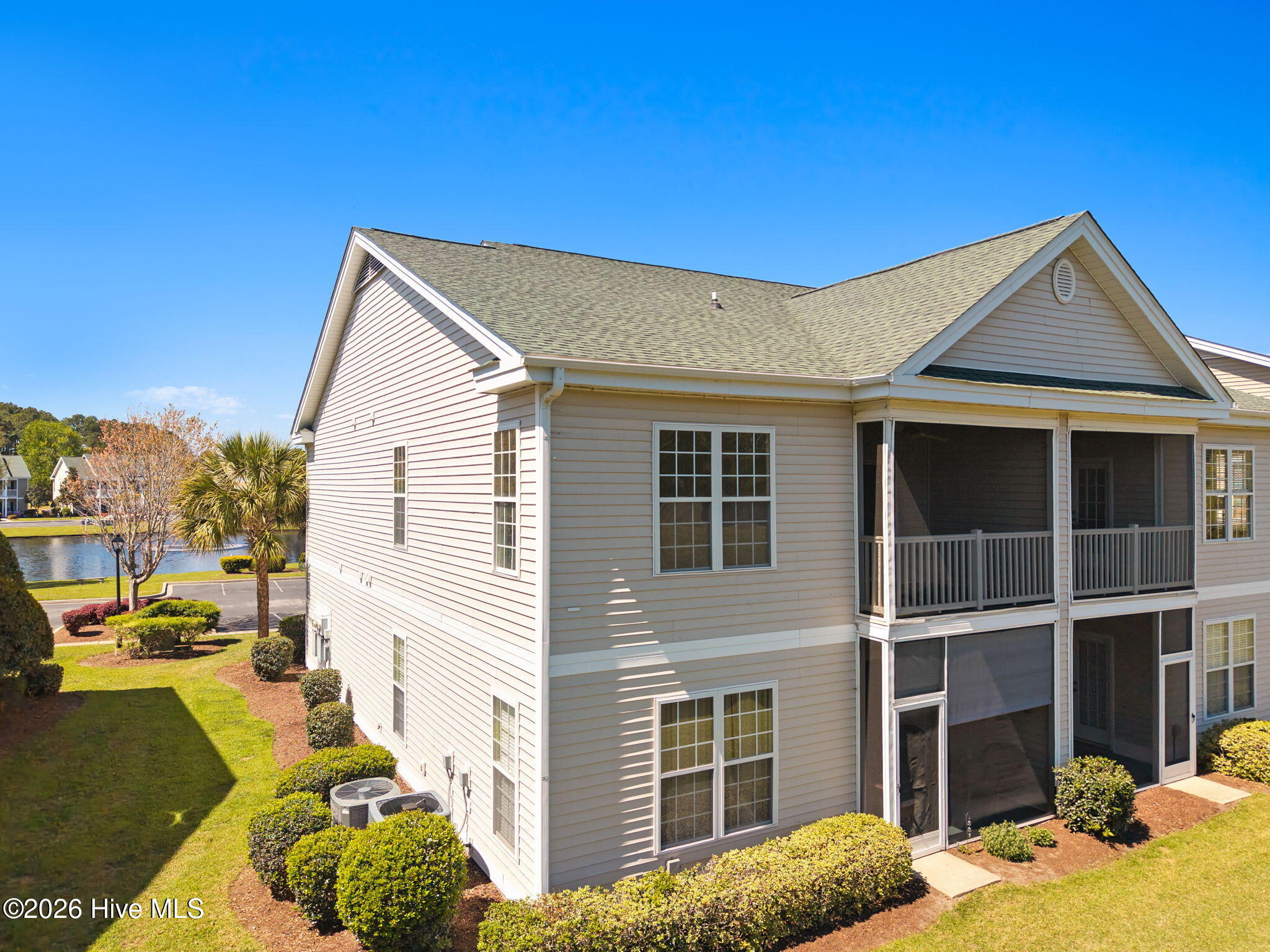 100569221 | Photo 34