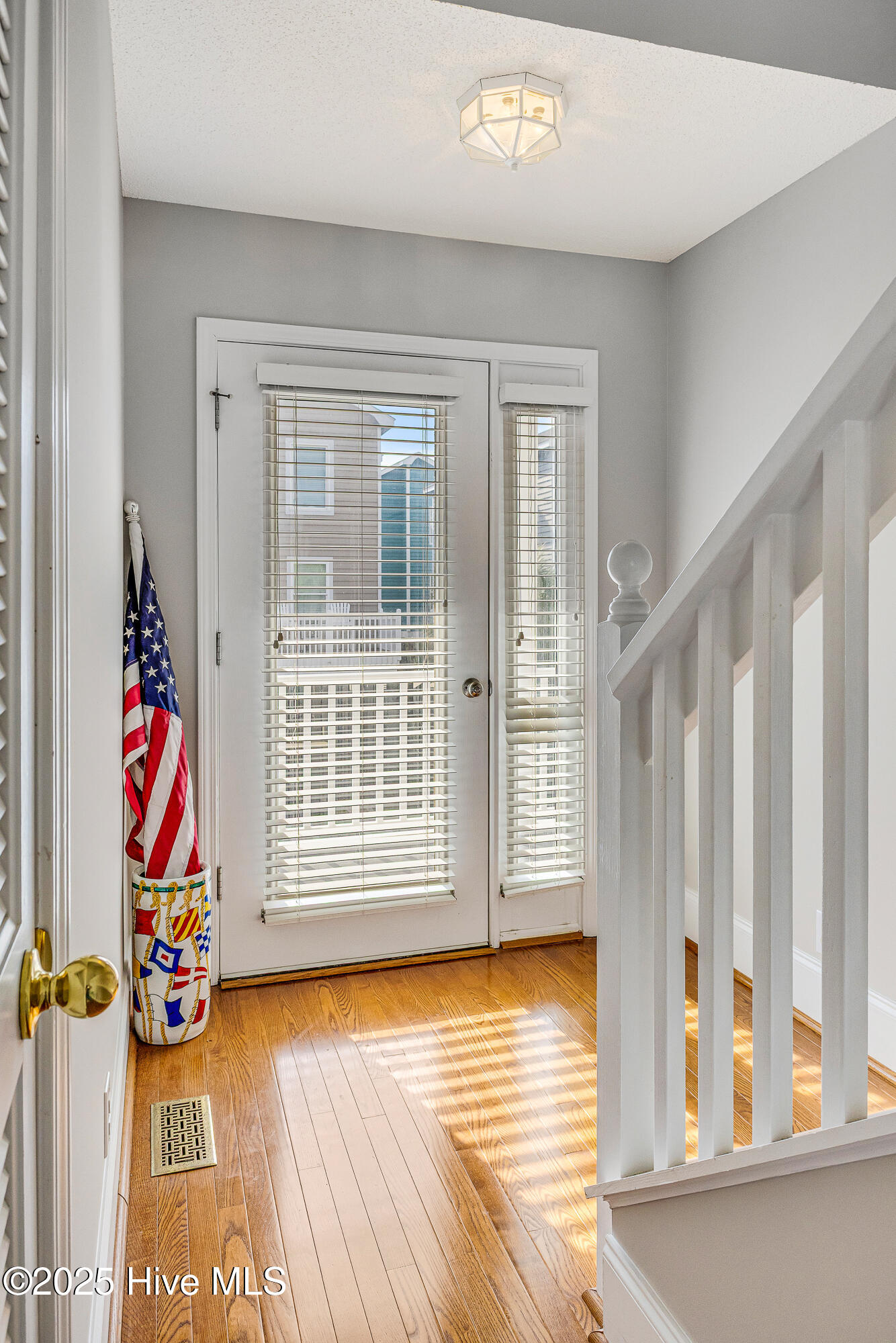 100522444 | Photo 16