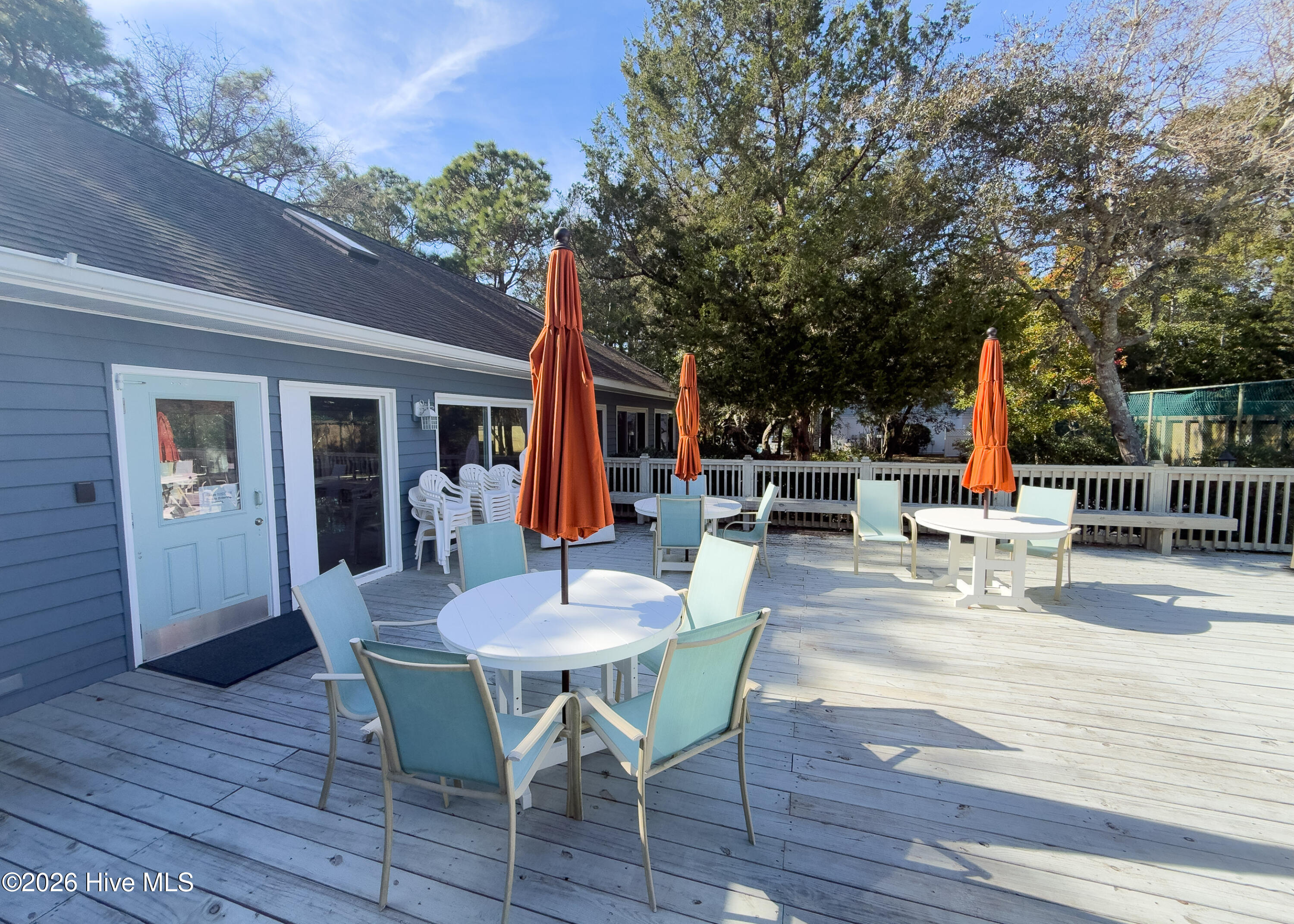 100550882 | Photo 70