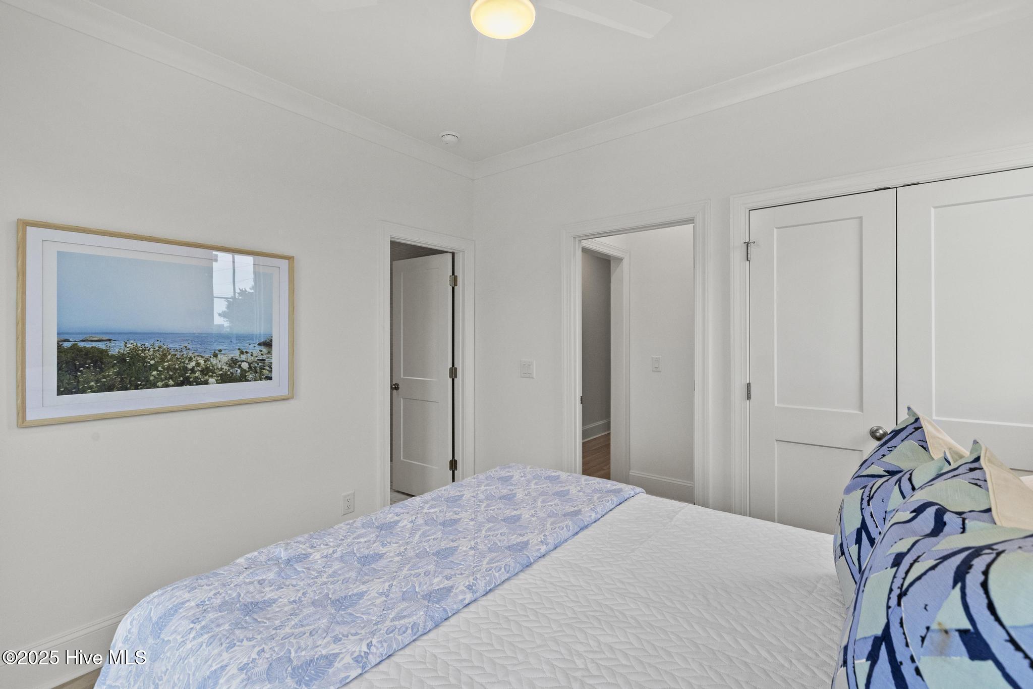 100565849 | Photo 28