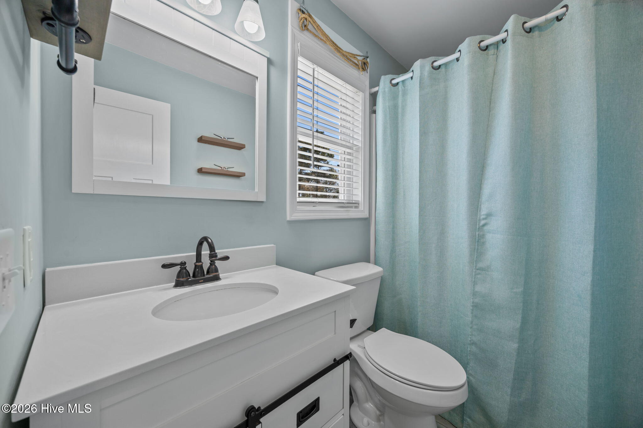 100561792 | Photo 31