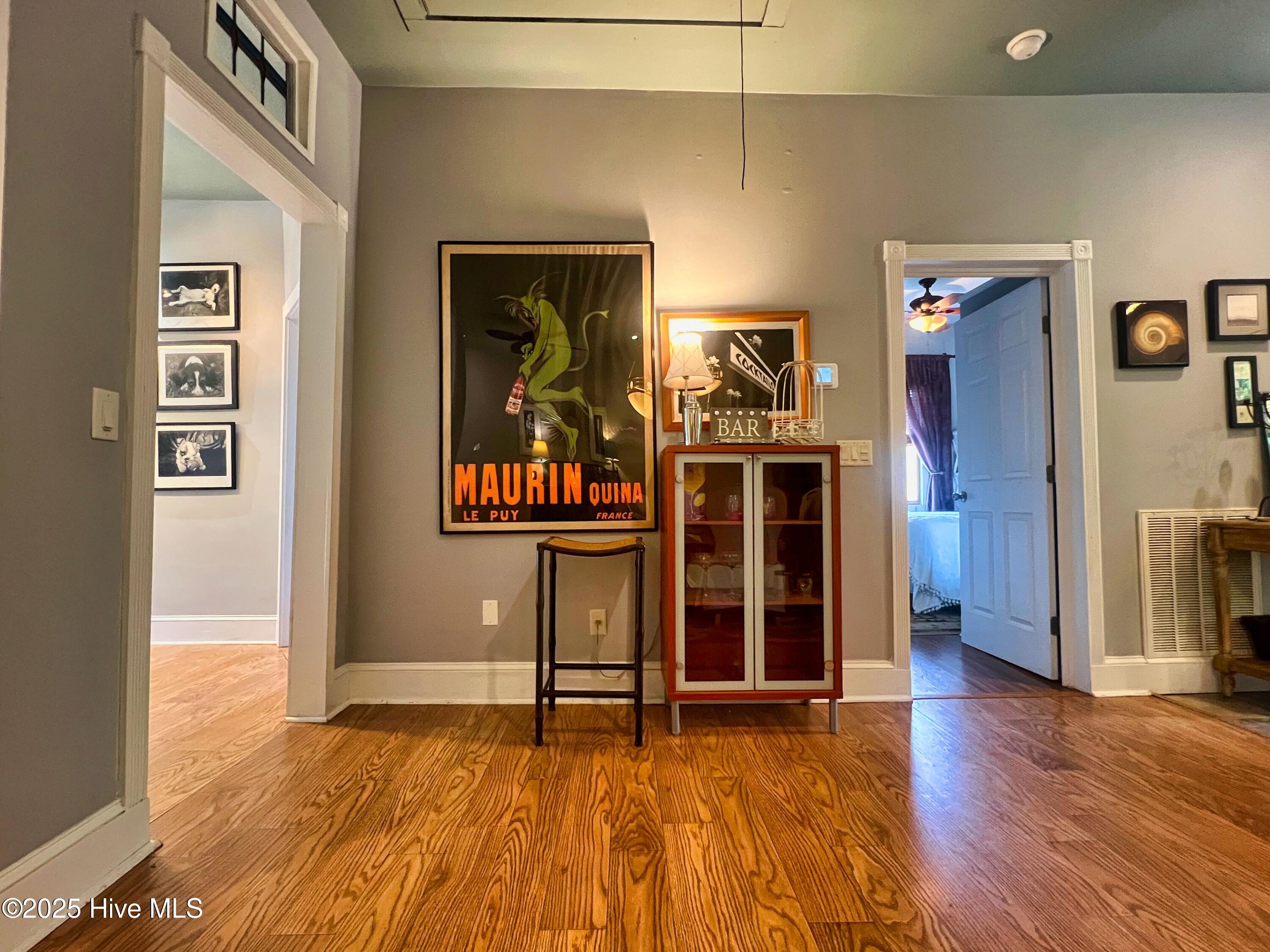 100509231 | Photo 23