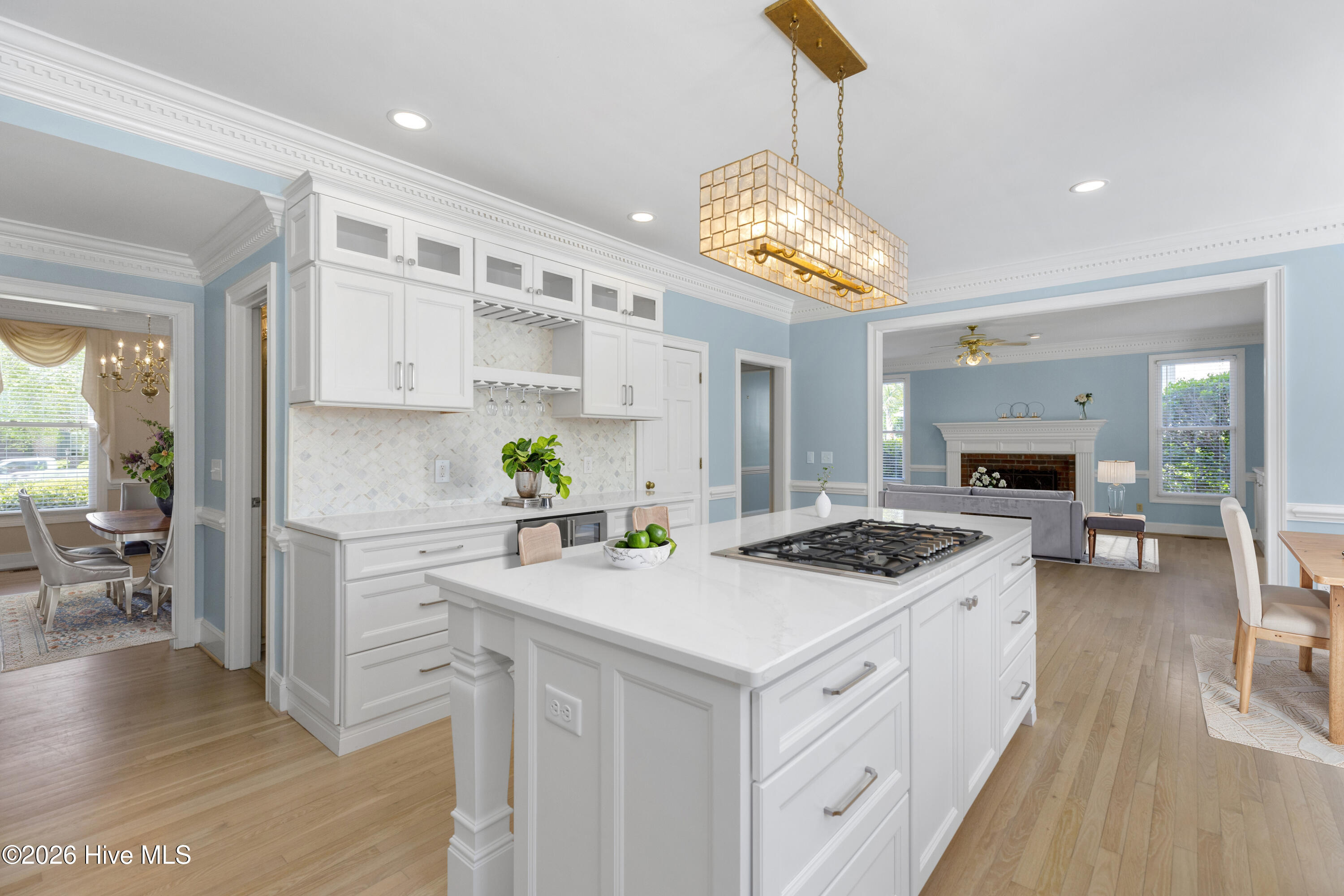 100566795 | Photo 16