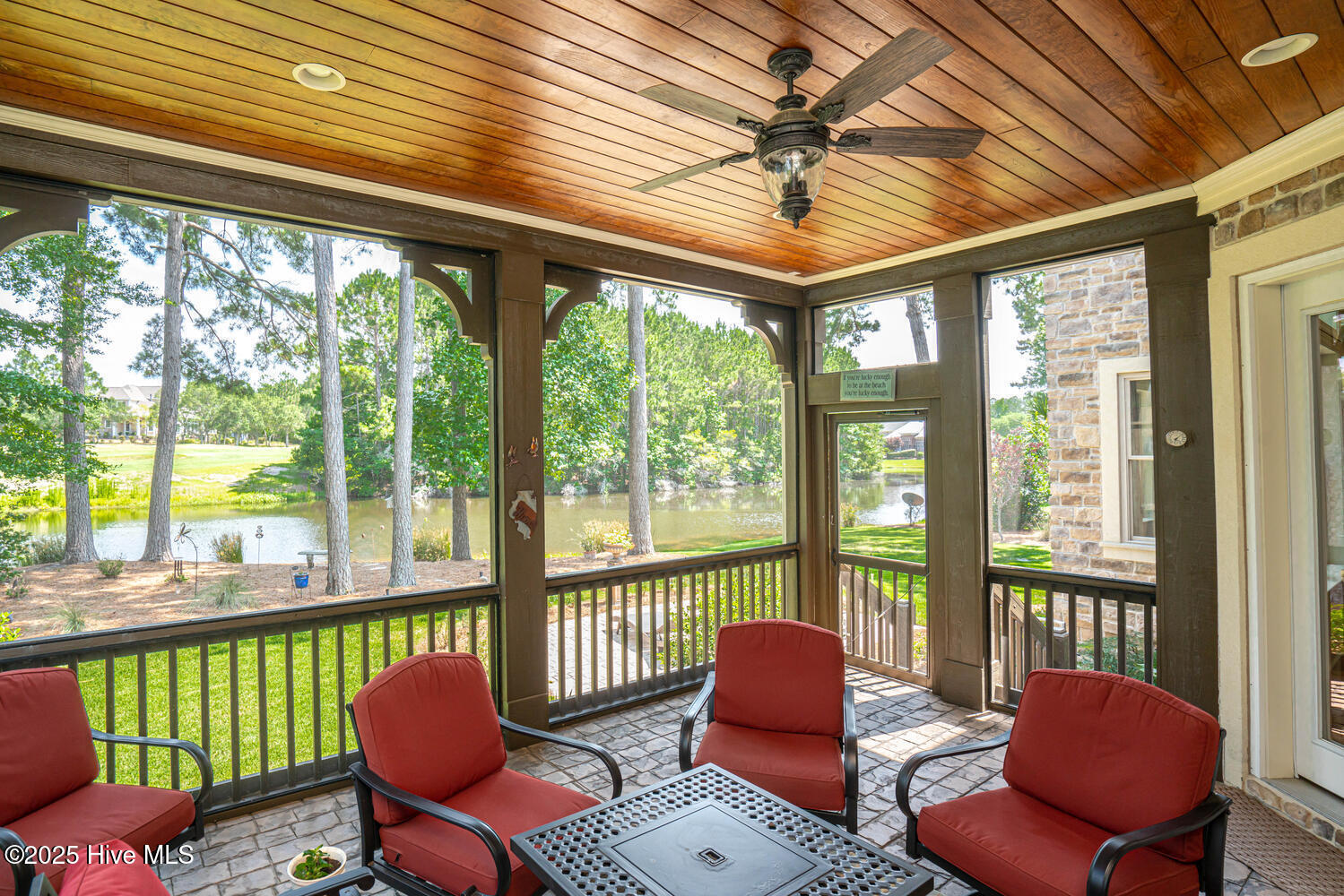 100514685 | Photo 65