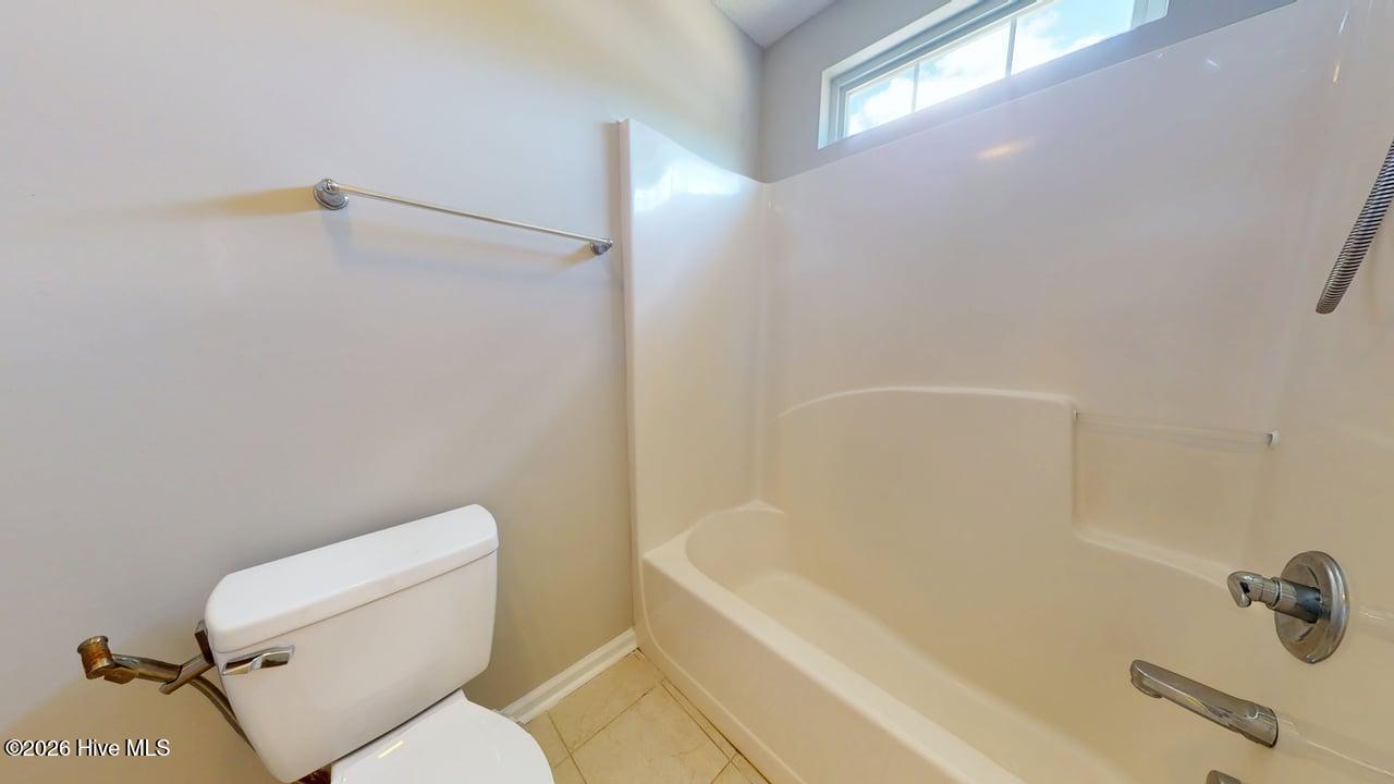 100564739 | Photo 25