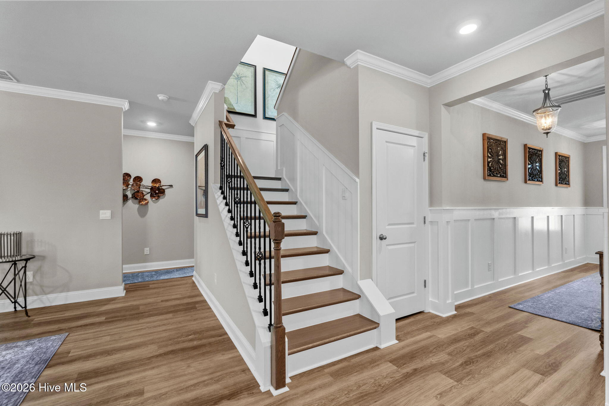 100562050 | Photo 13