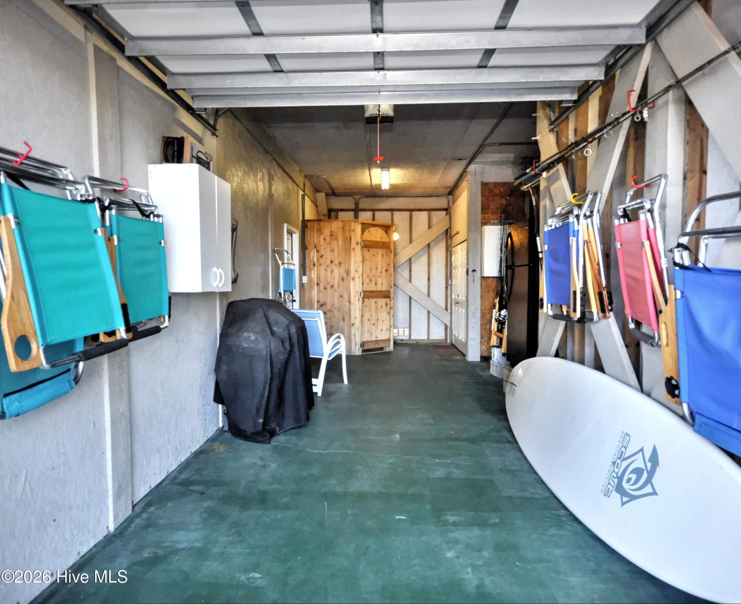 100549802 | Photo 46