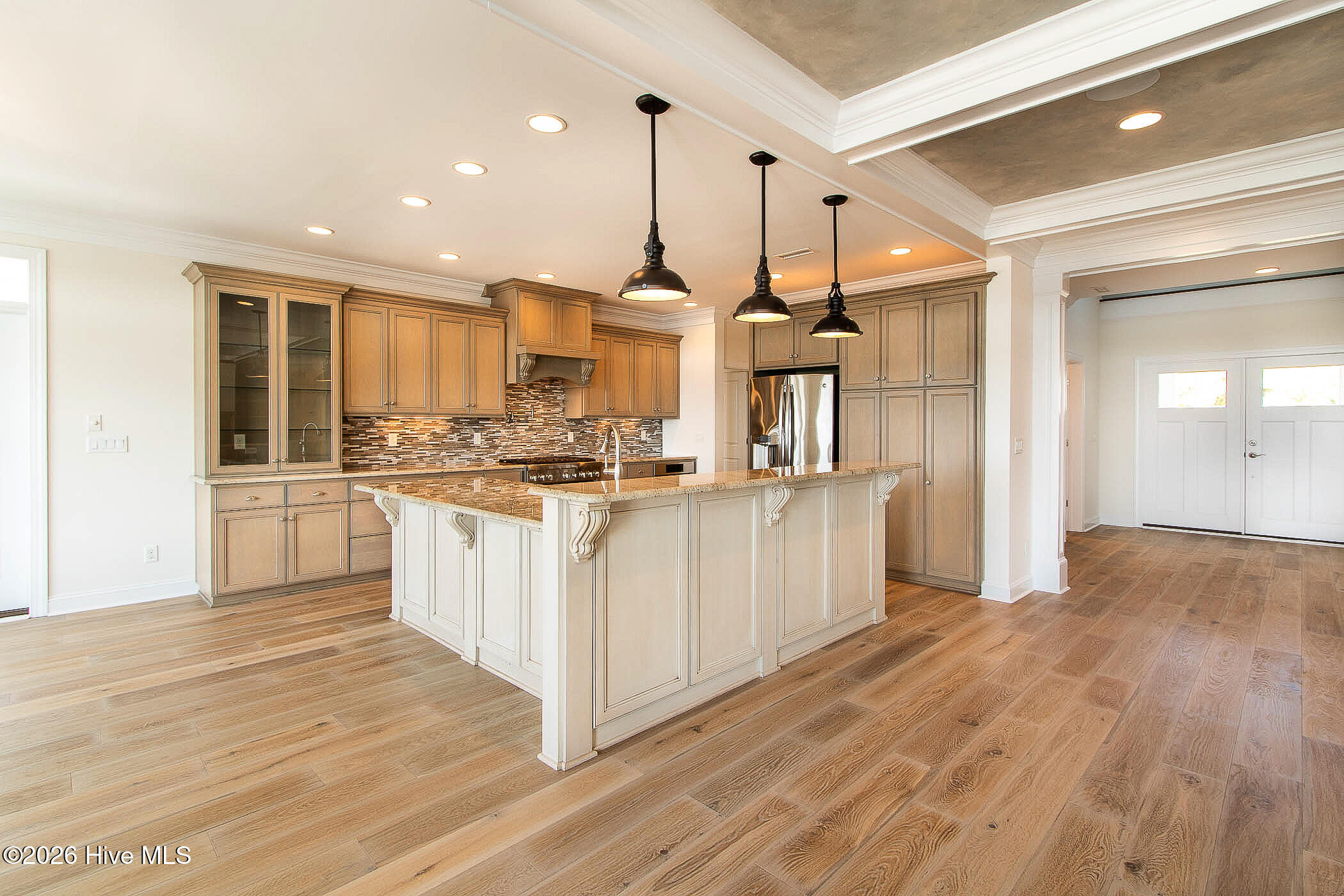 100568588 | Photo 20