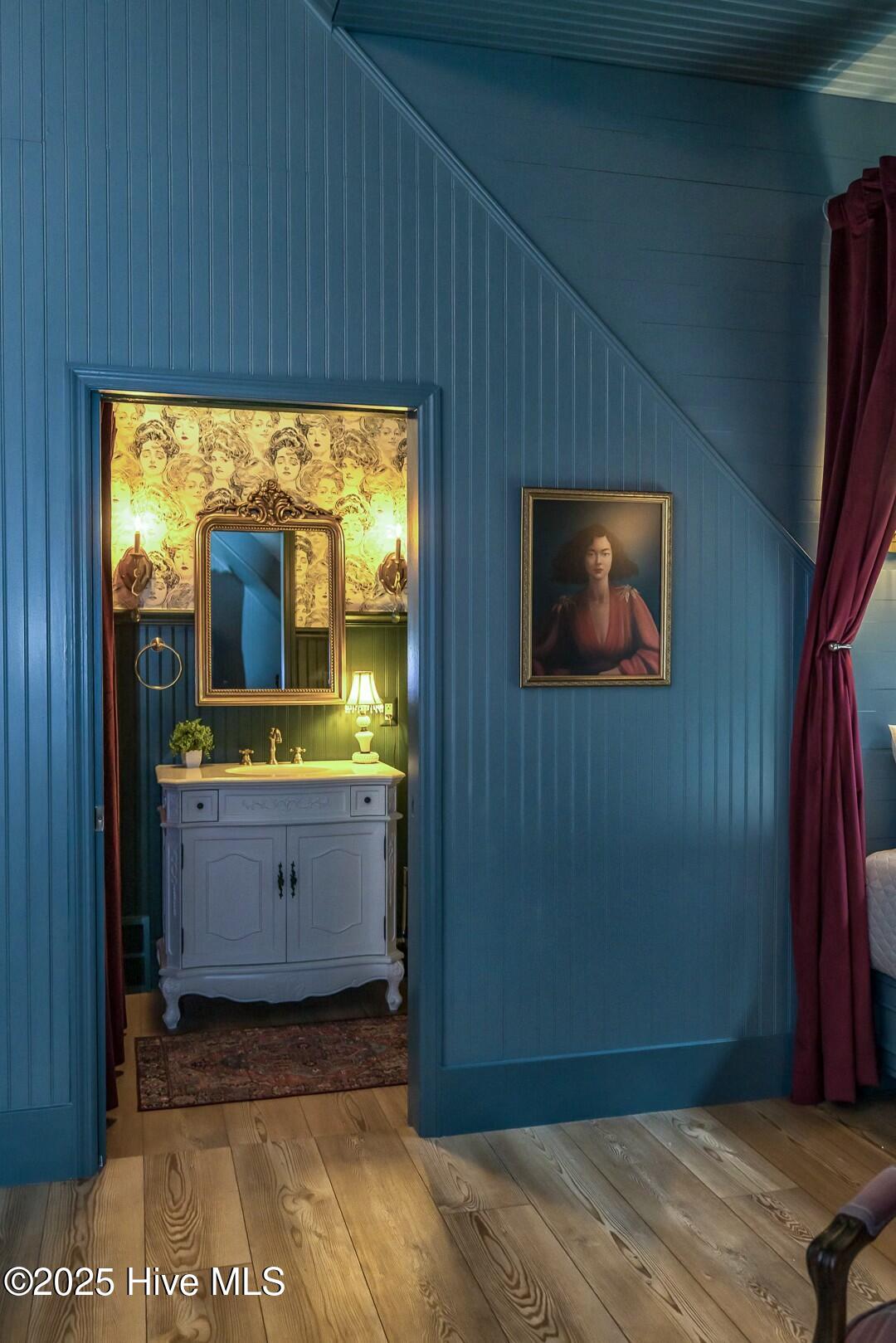 100548209 | Photo 20