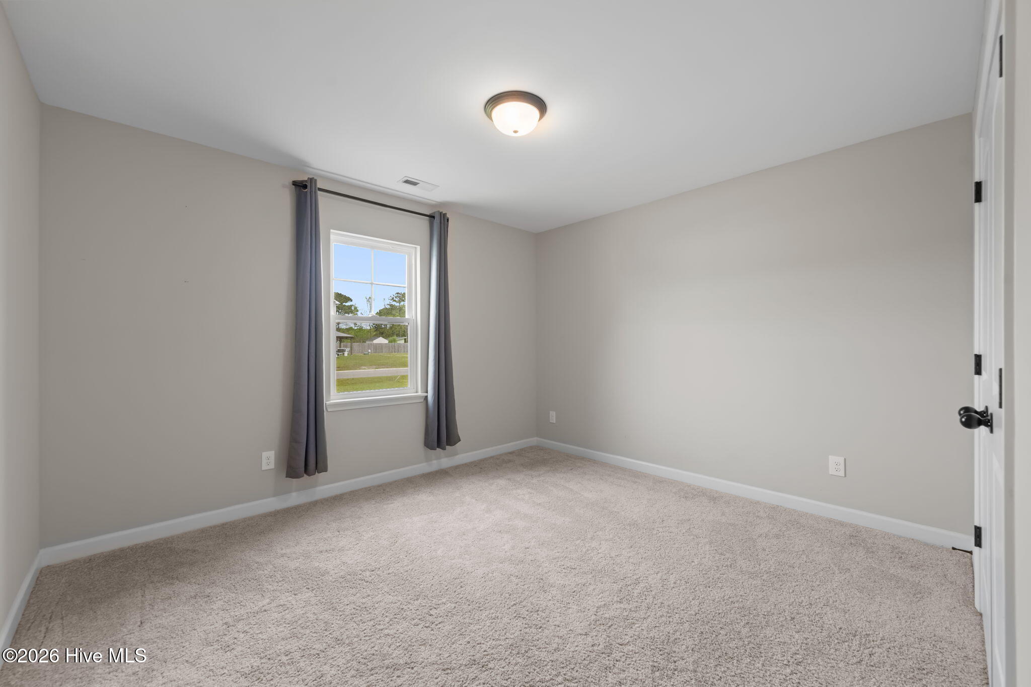 100567362 | Photo 24