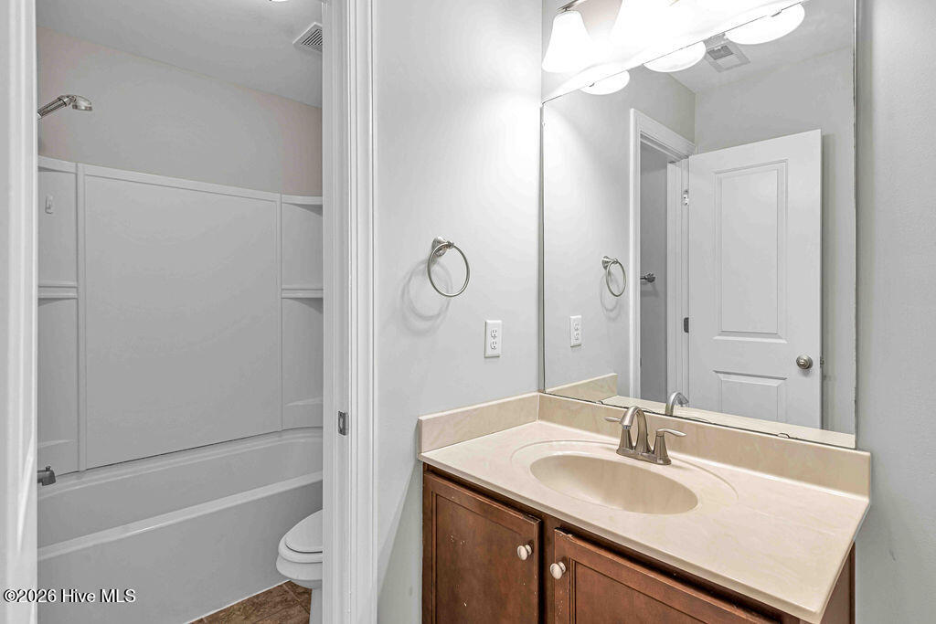 100566464 | Photo 30