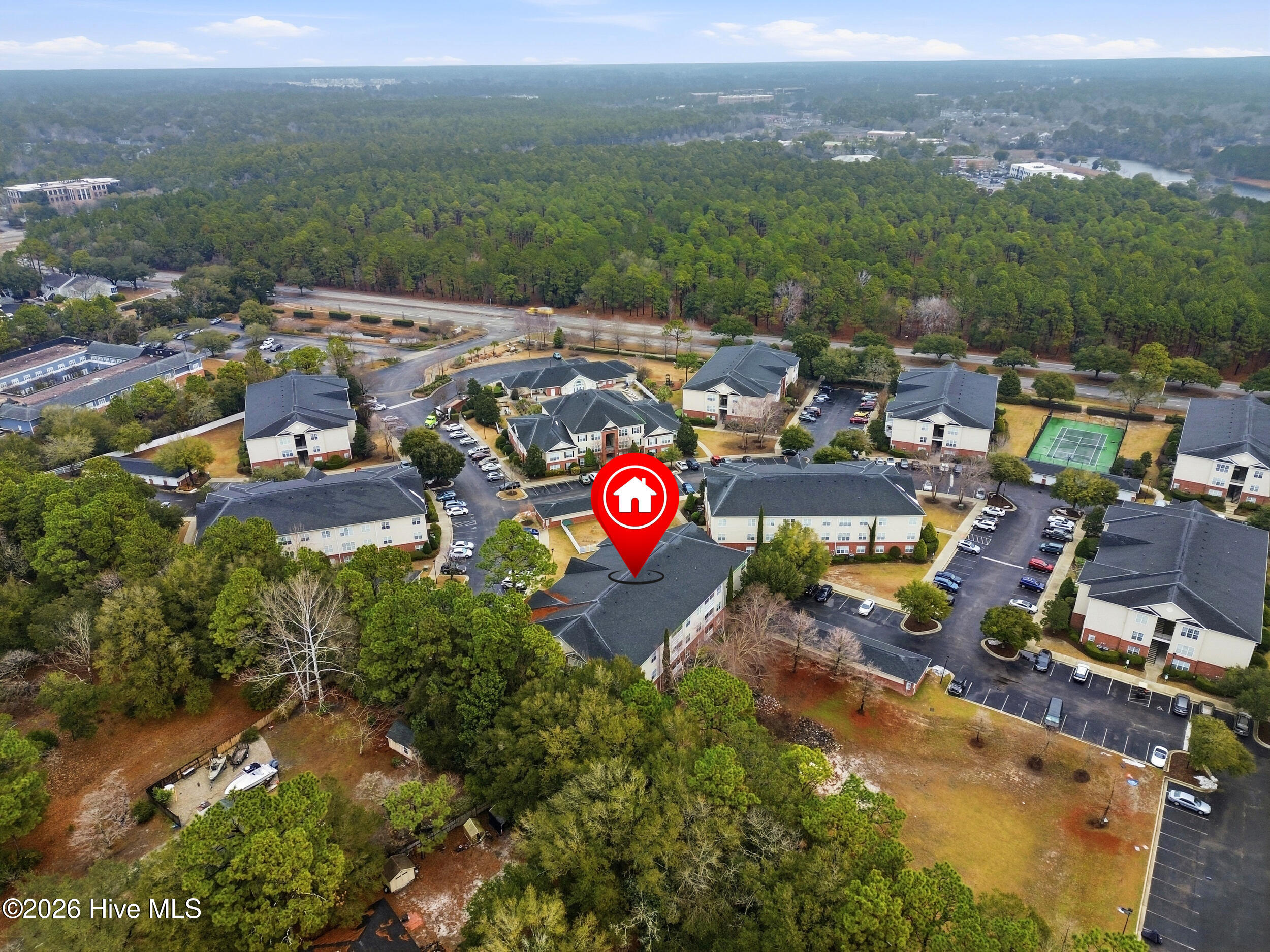 100553296 | Photo 32