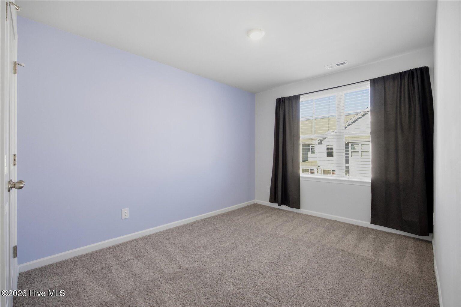 100548049 | Photo 65