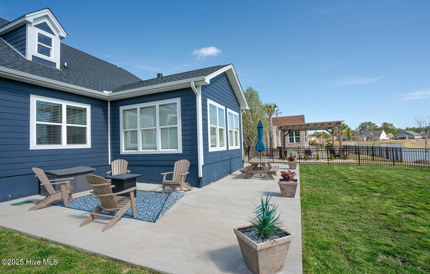 100547229 | Photo 52