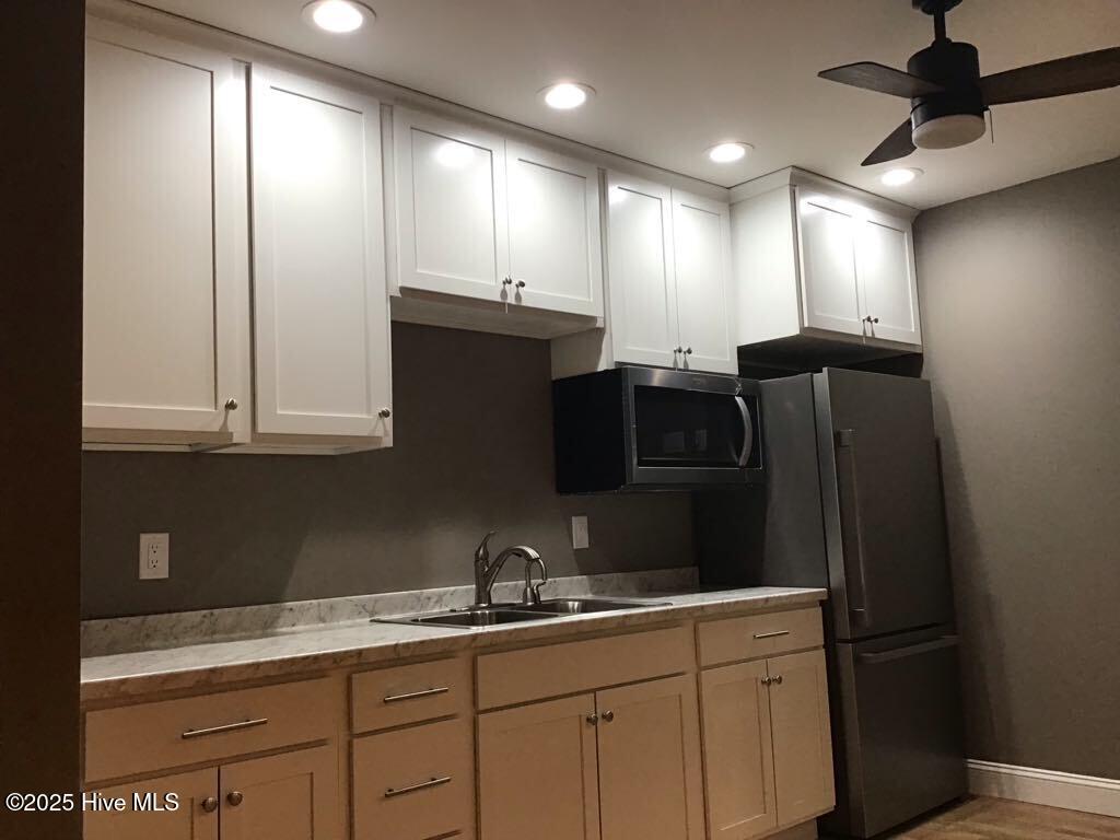 100547219 | Photo 69