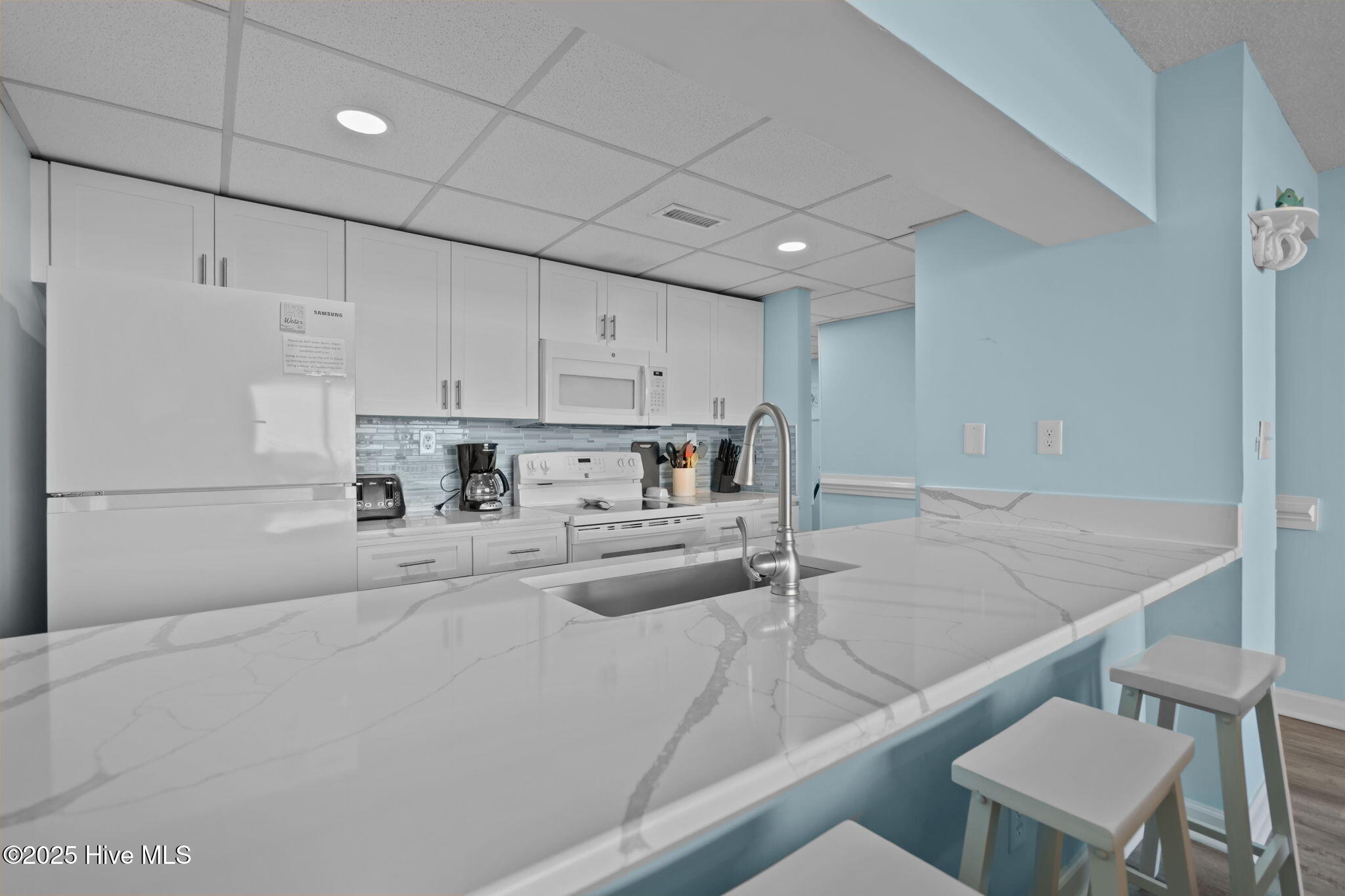 100529086 | Photo 16