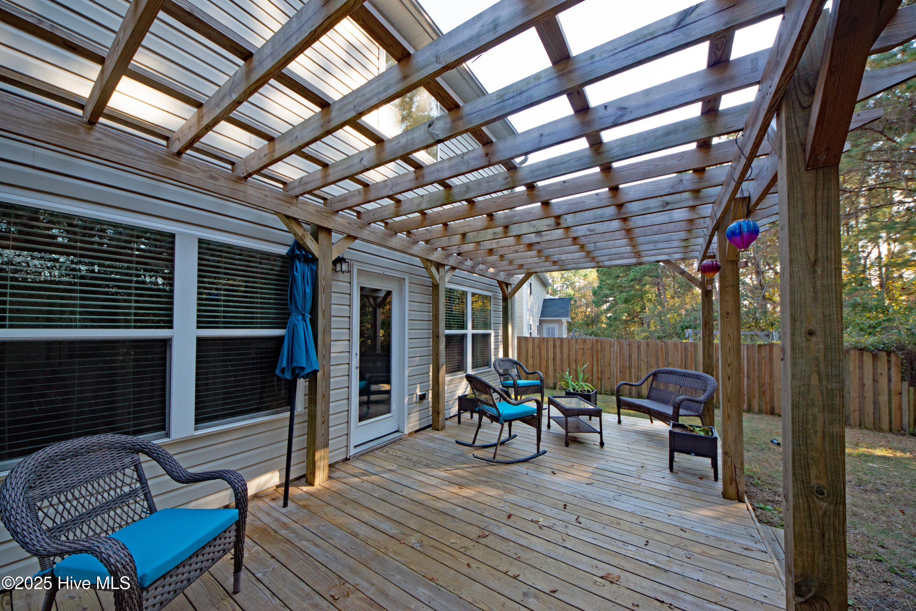 100542211 | Photo 53