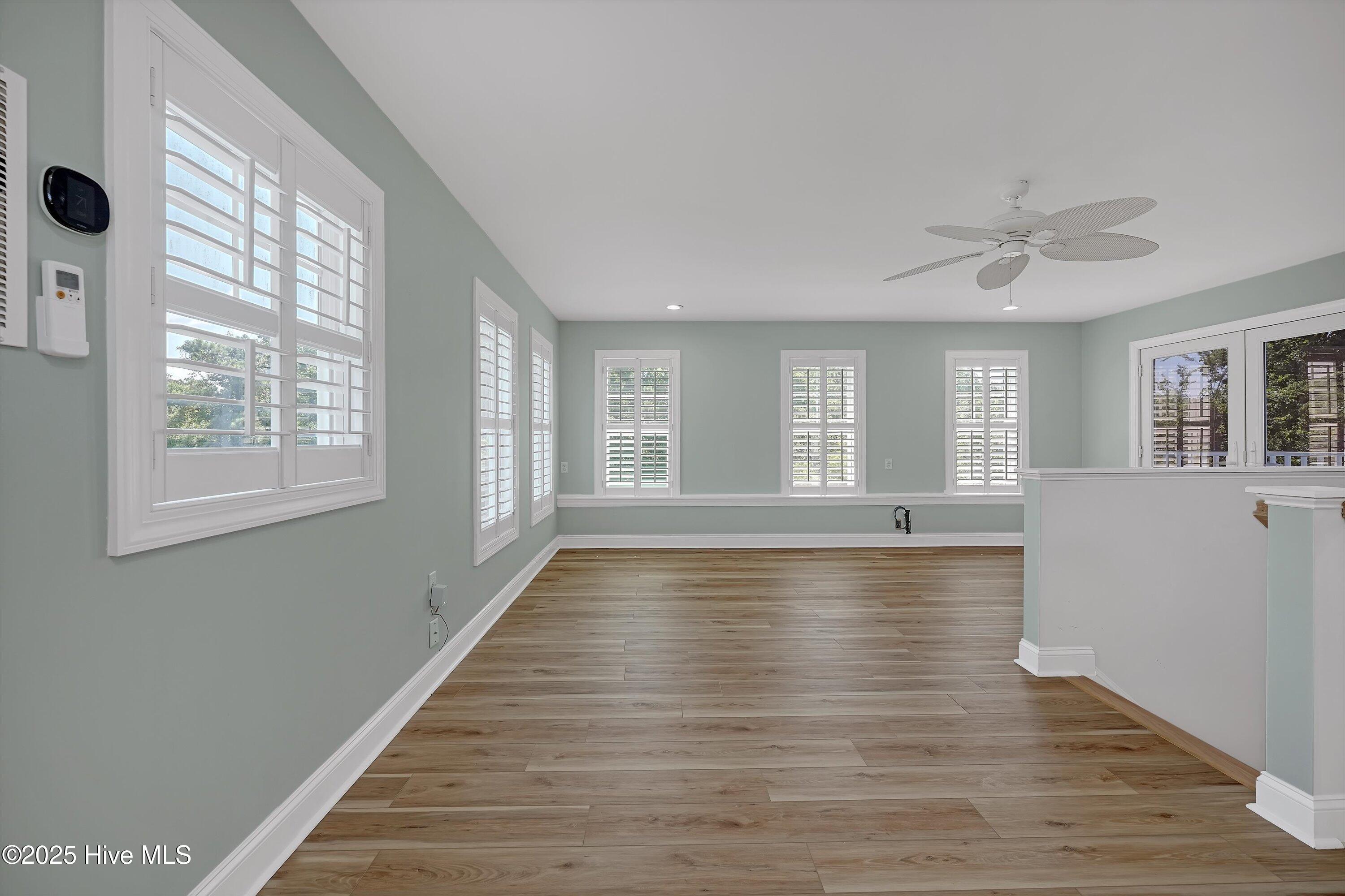 100537477 | Photo 49