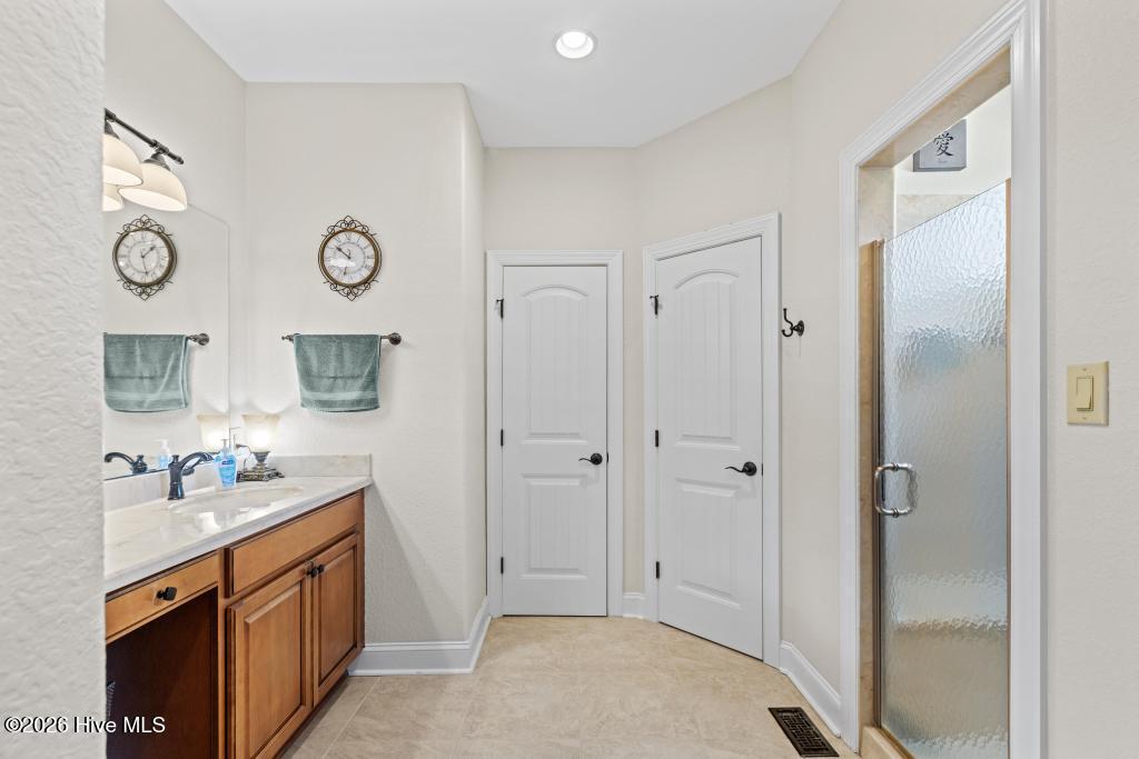 100564942 | Photo 27