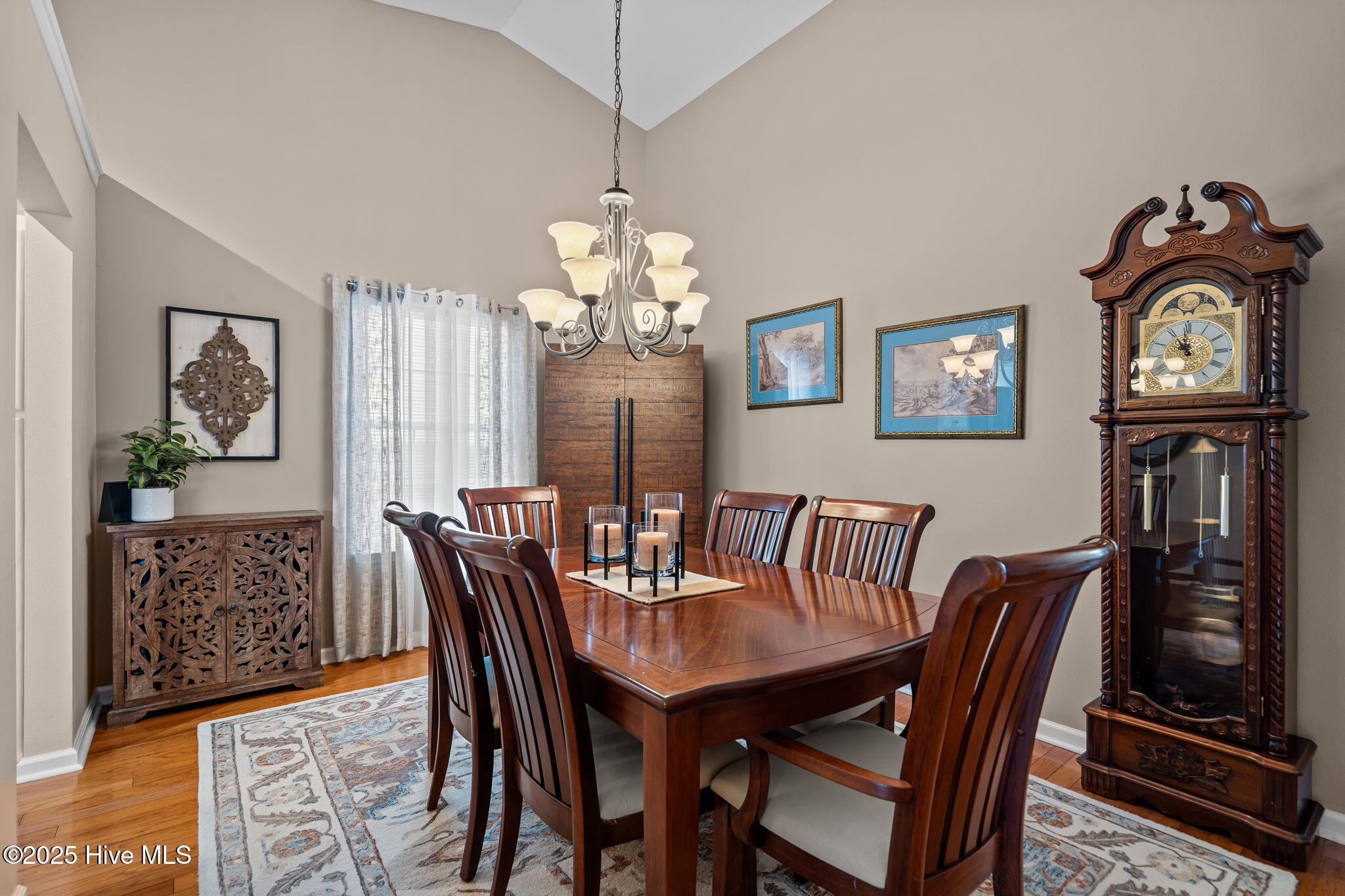 100540137 | Photo 11