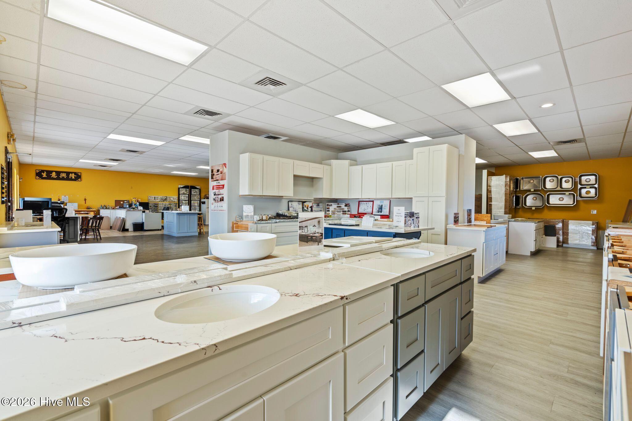 100550441 | Photo 18