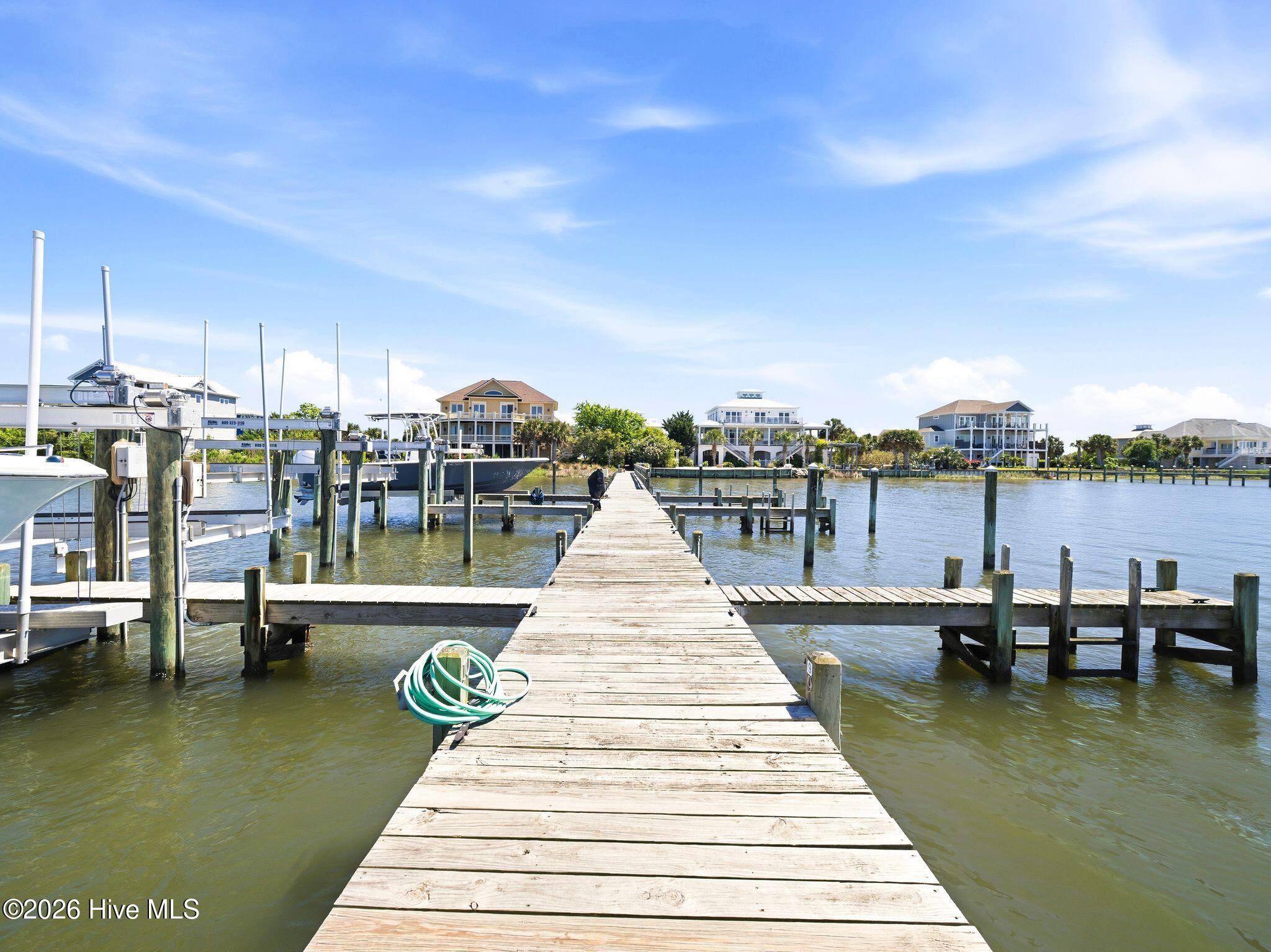 100569349 | Photo 115