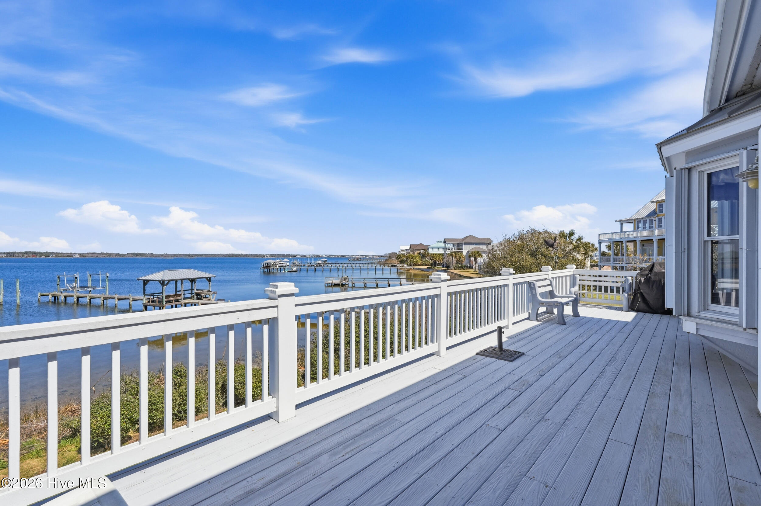 100561994 | Photo 75