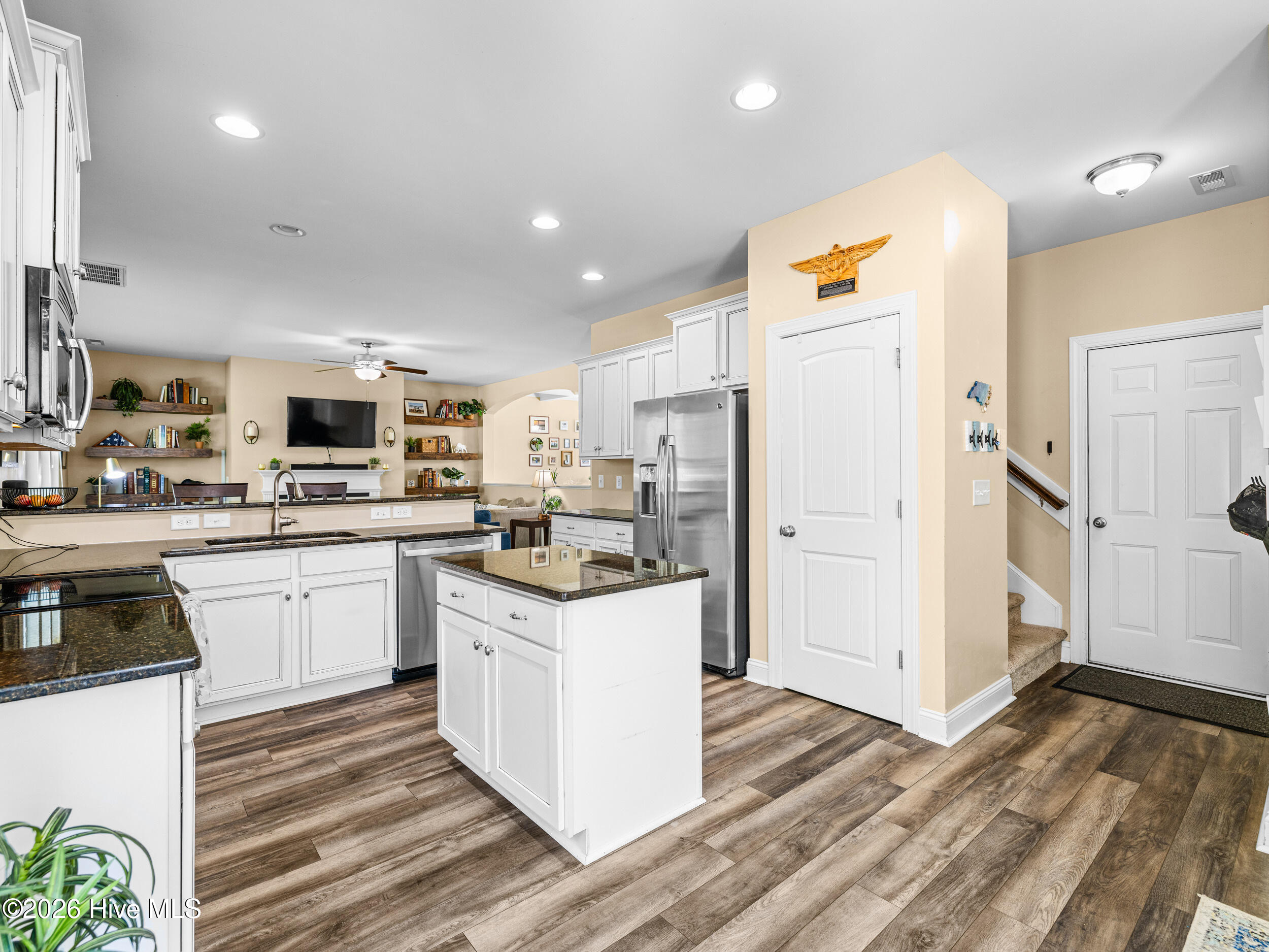 100562428 | Photo 31