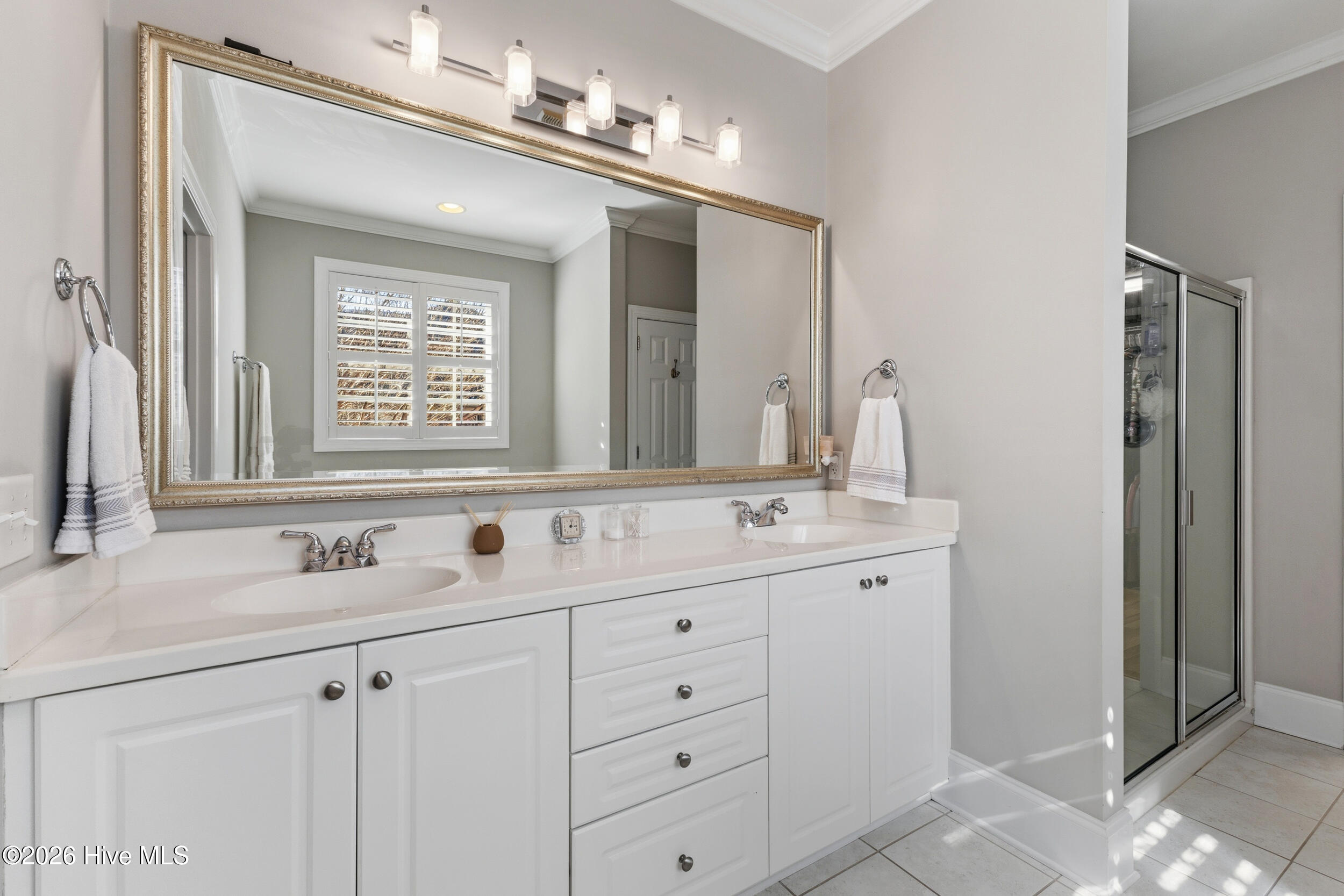 100558582 | Photo 22