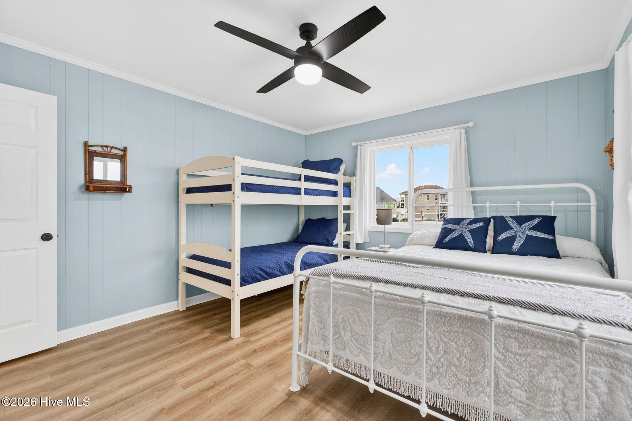 100558118 | Photo 28