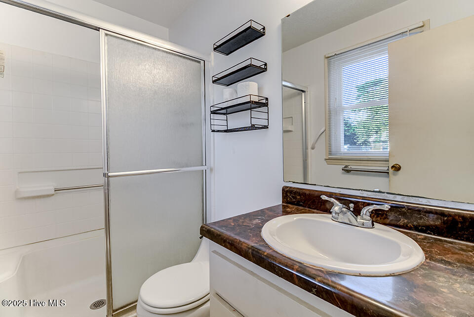 100541590 | Photo 27