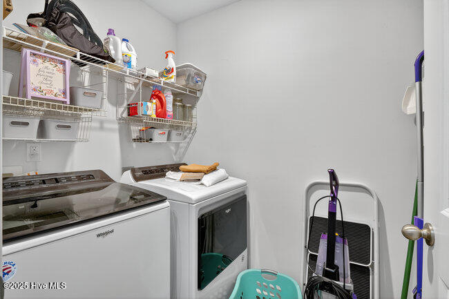 100528585 | Photo 23