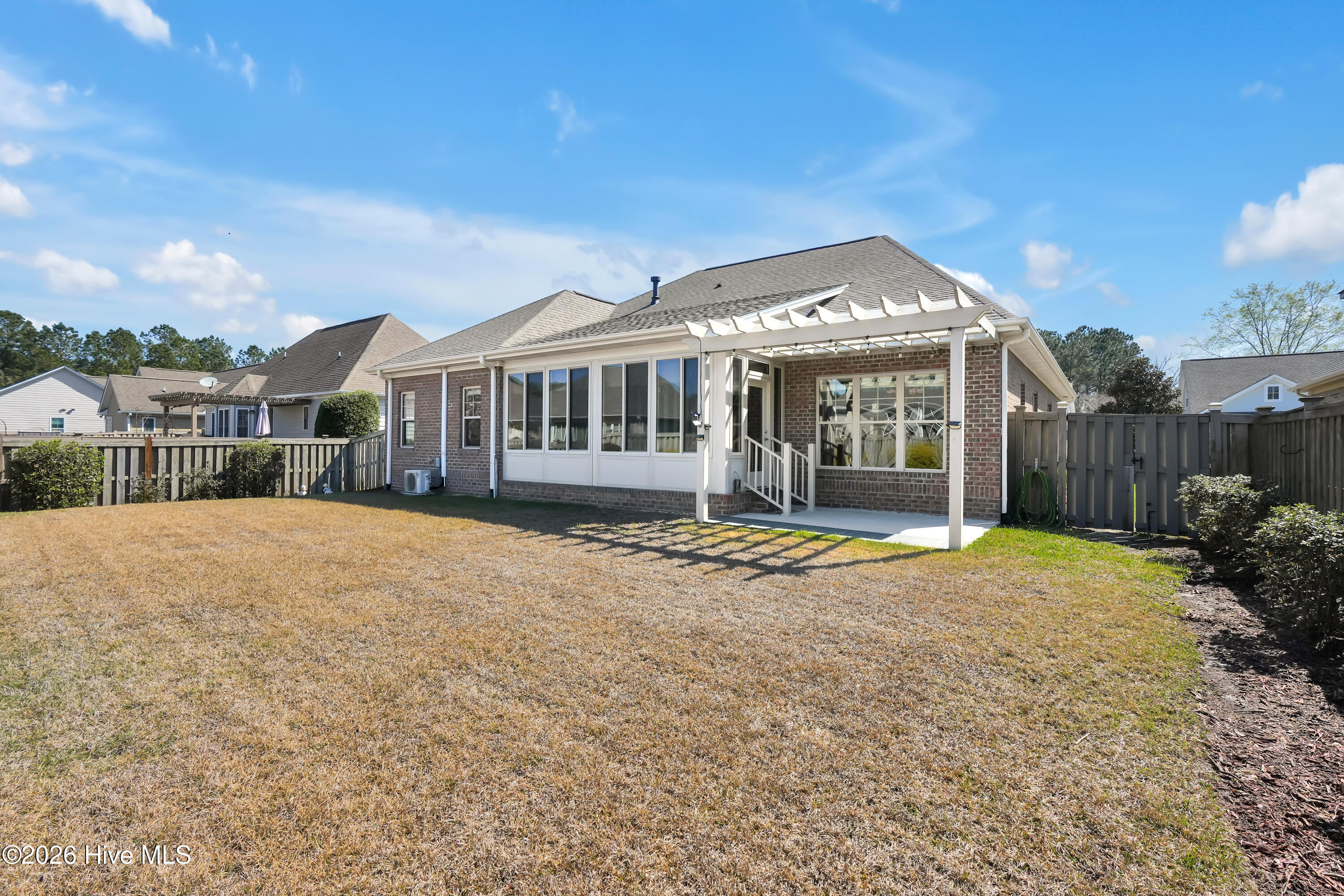 100562046 | Photo 32