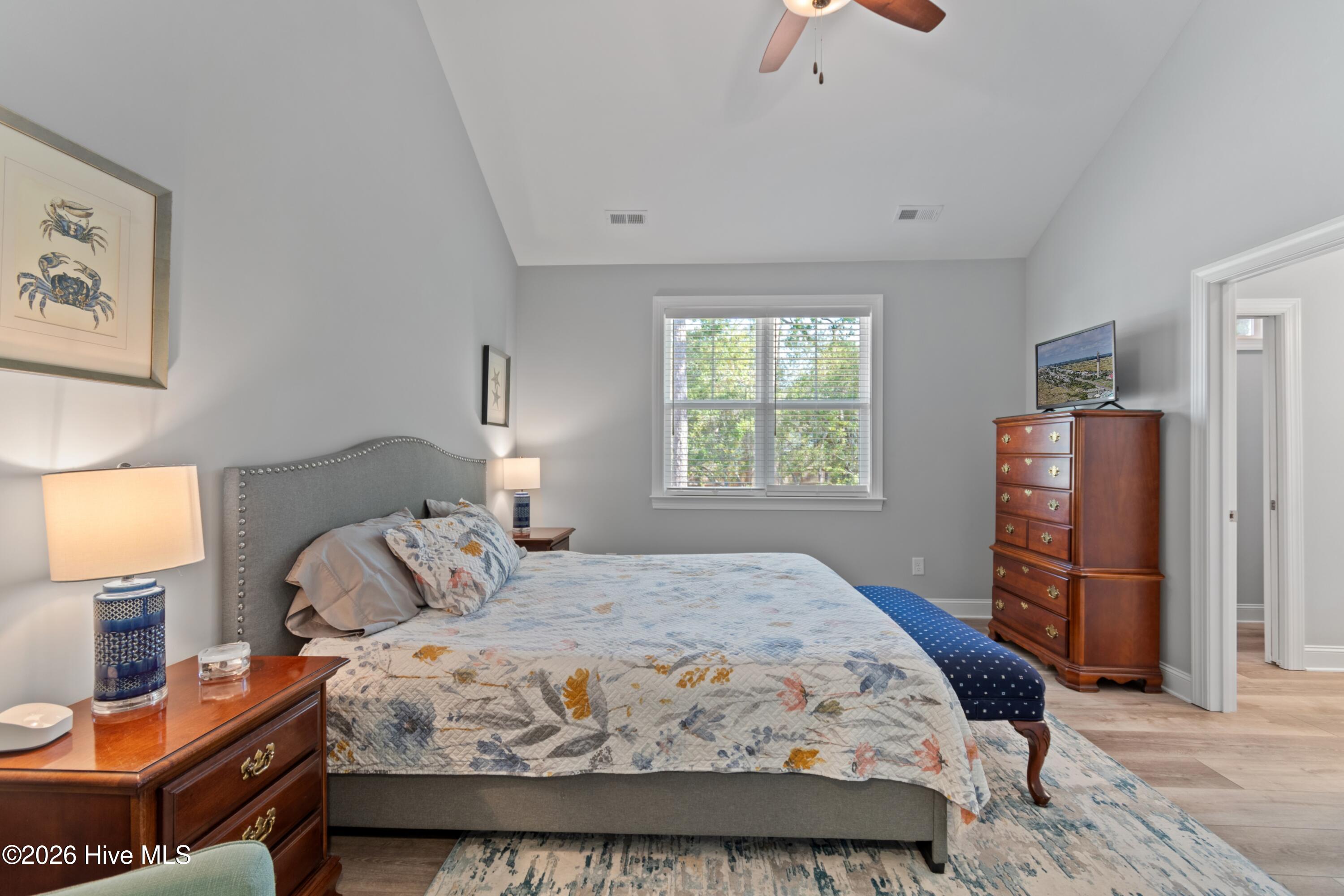 100568051 | Photo 18