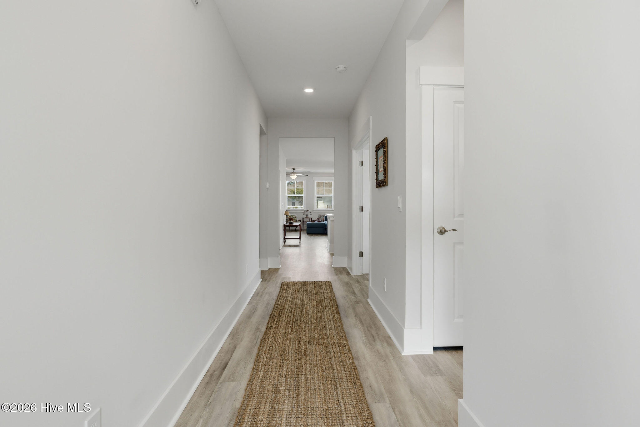 100570955 | Photo 8