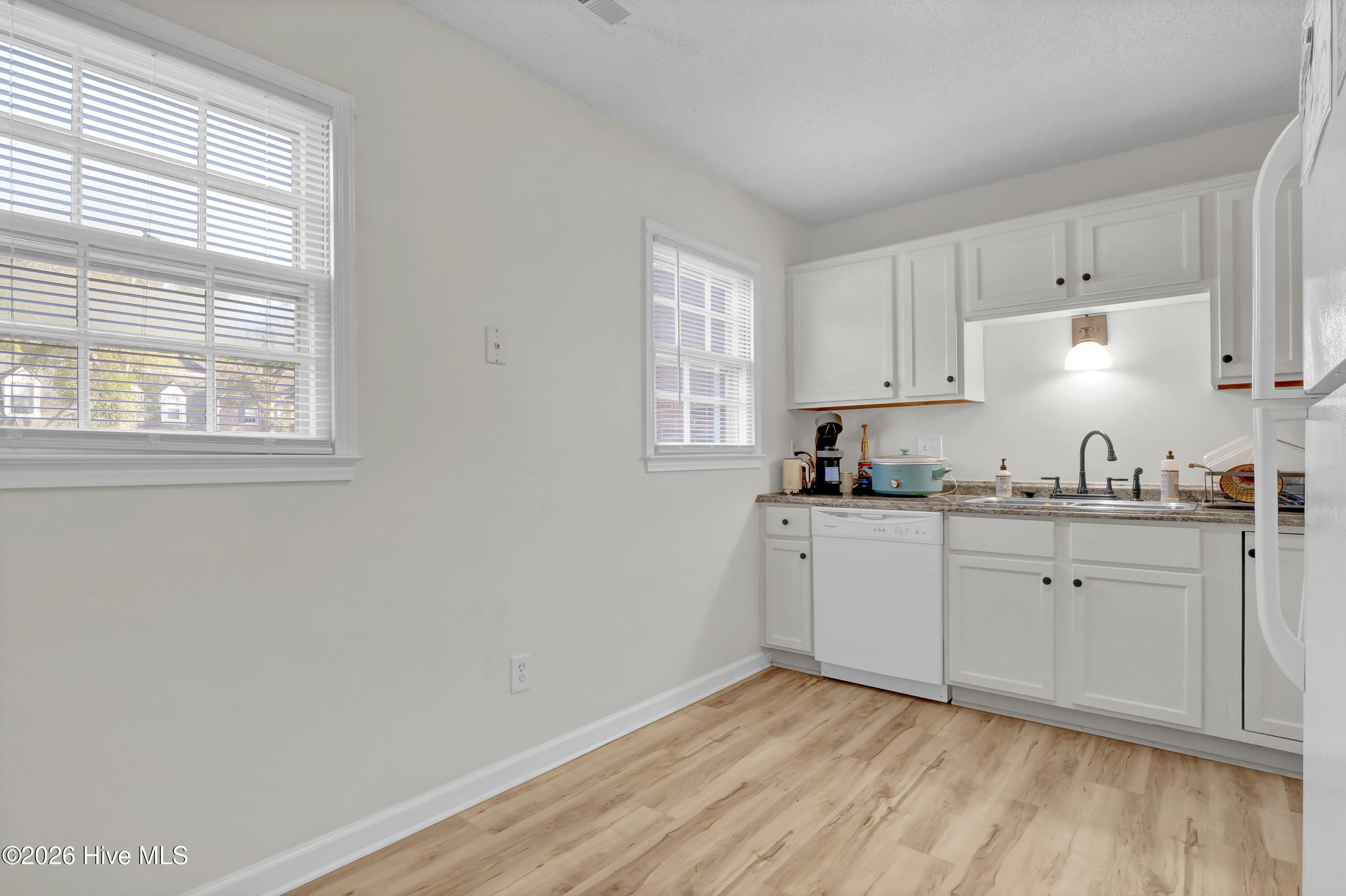 100559054 | Photo 14