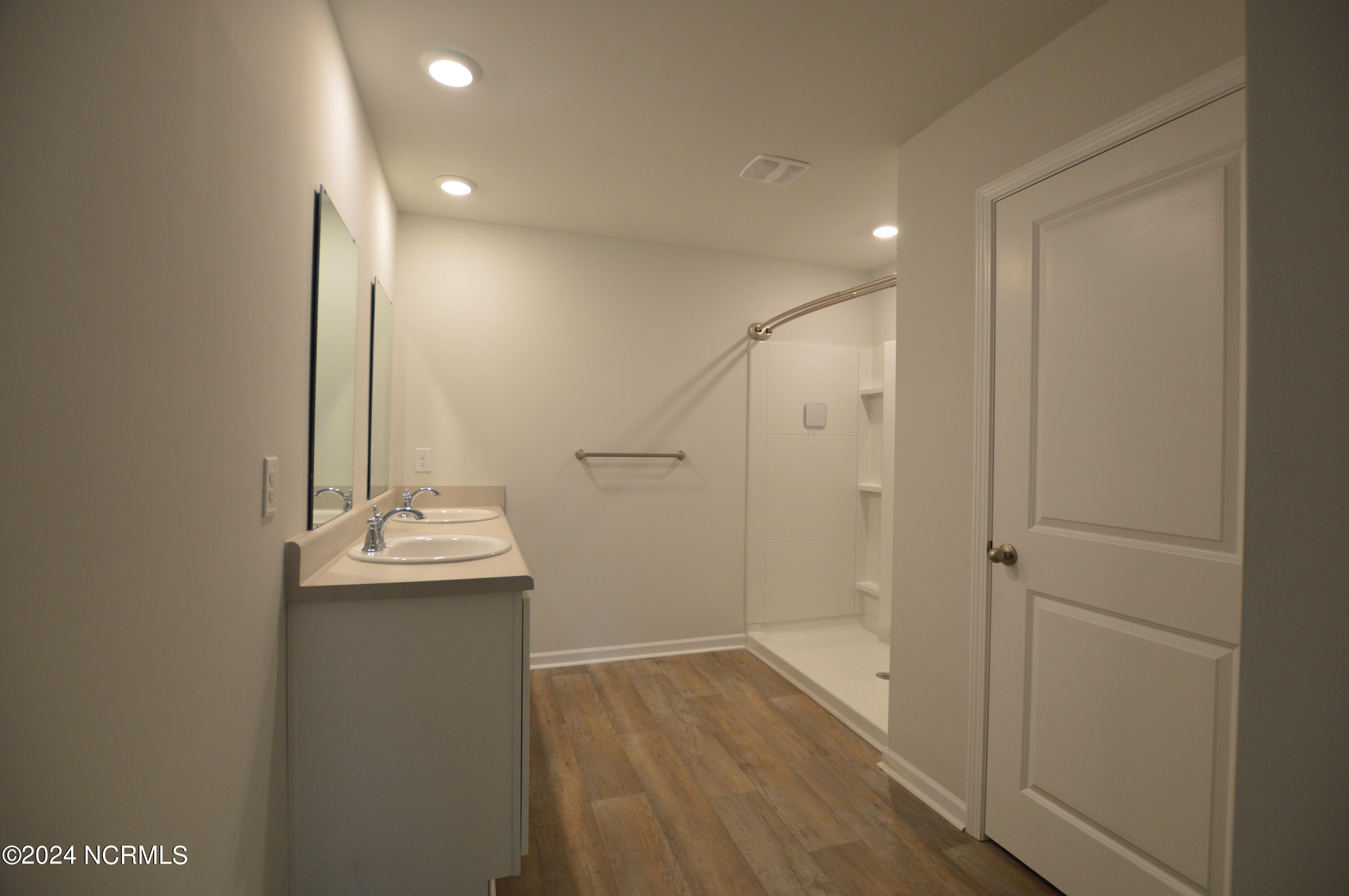 100549167 | Photo 12