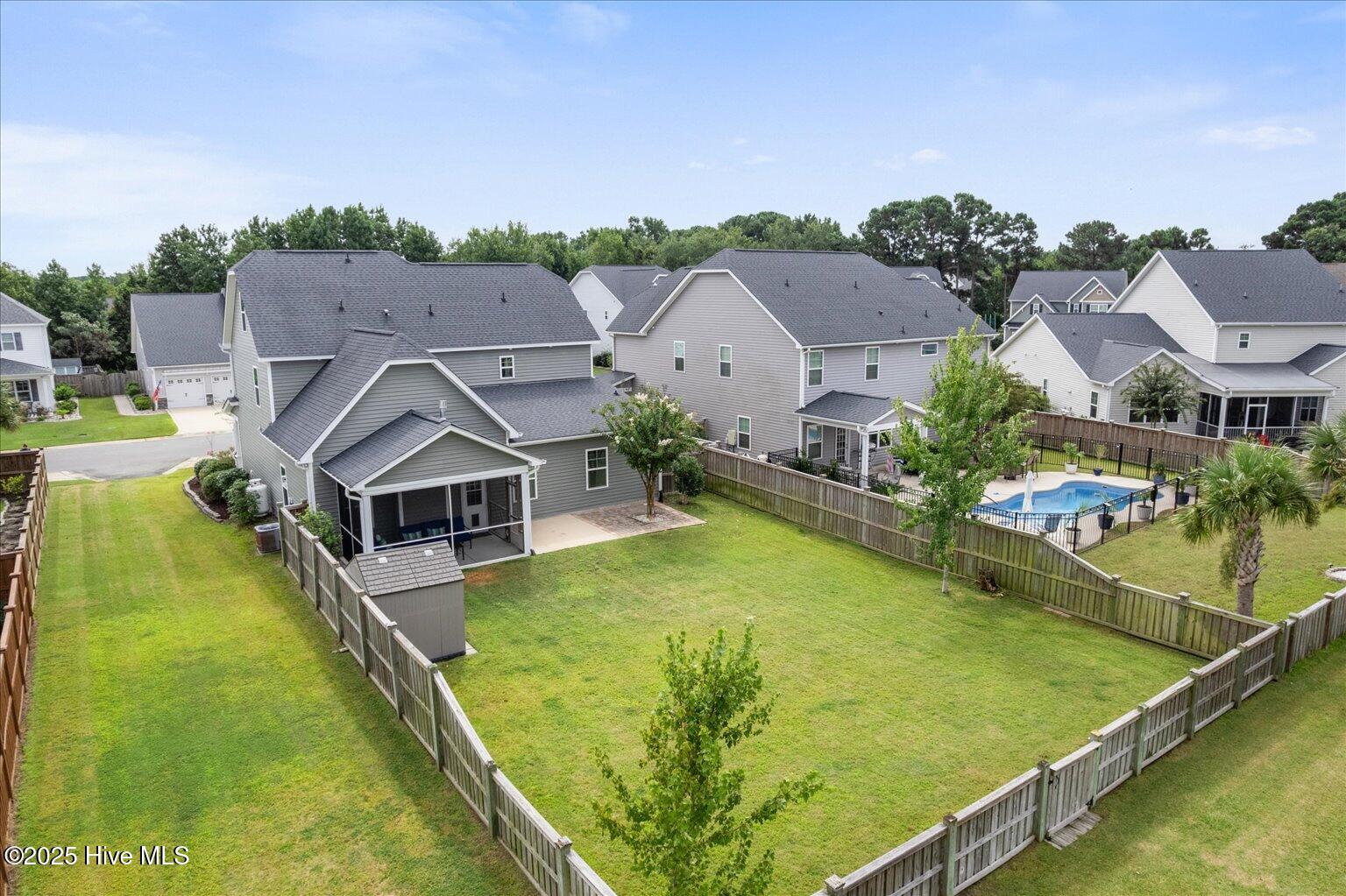 100530292 | Photo 45