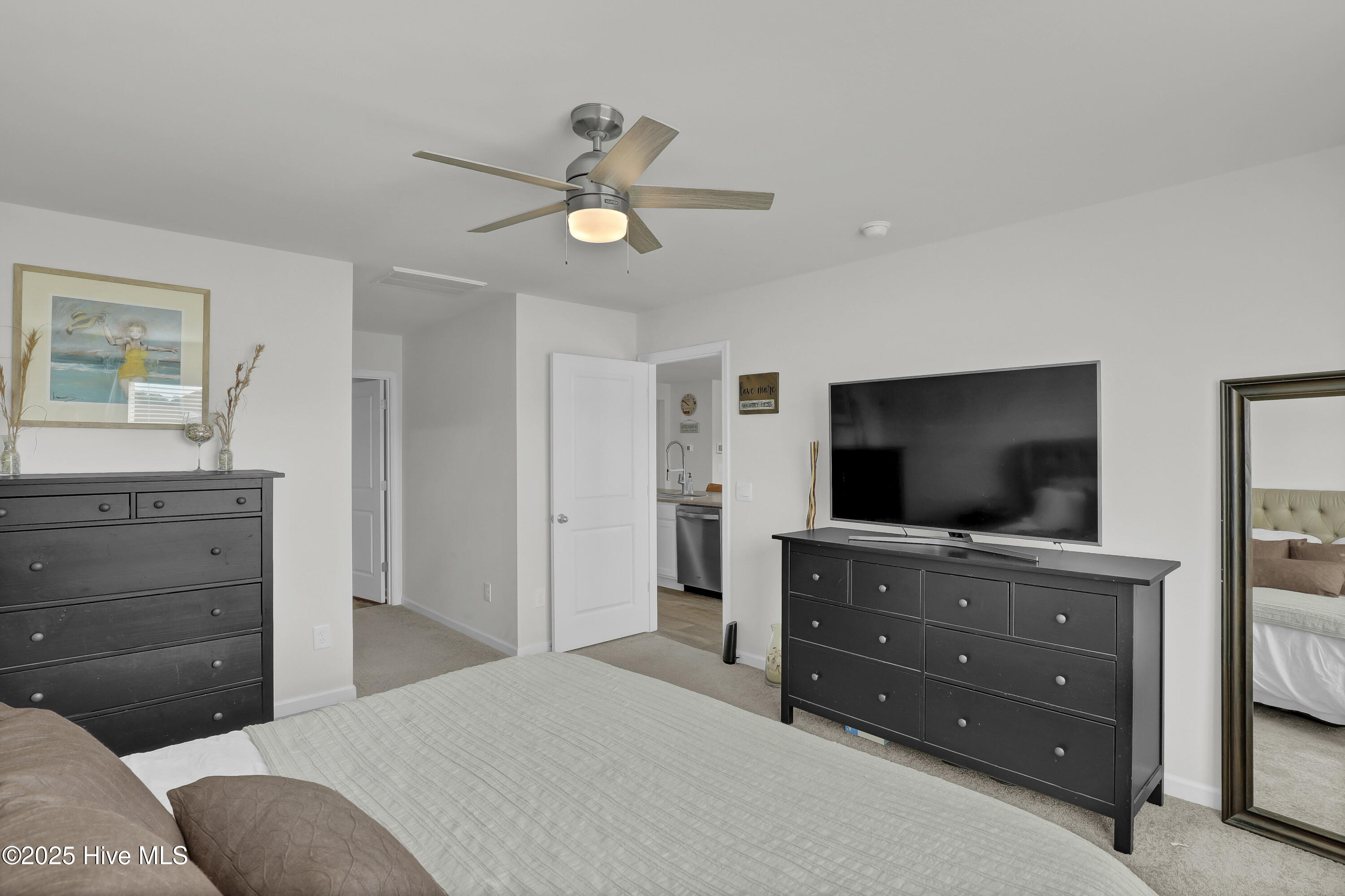 100536874 | Photo 12