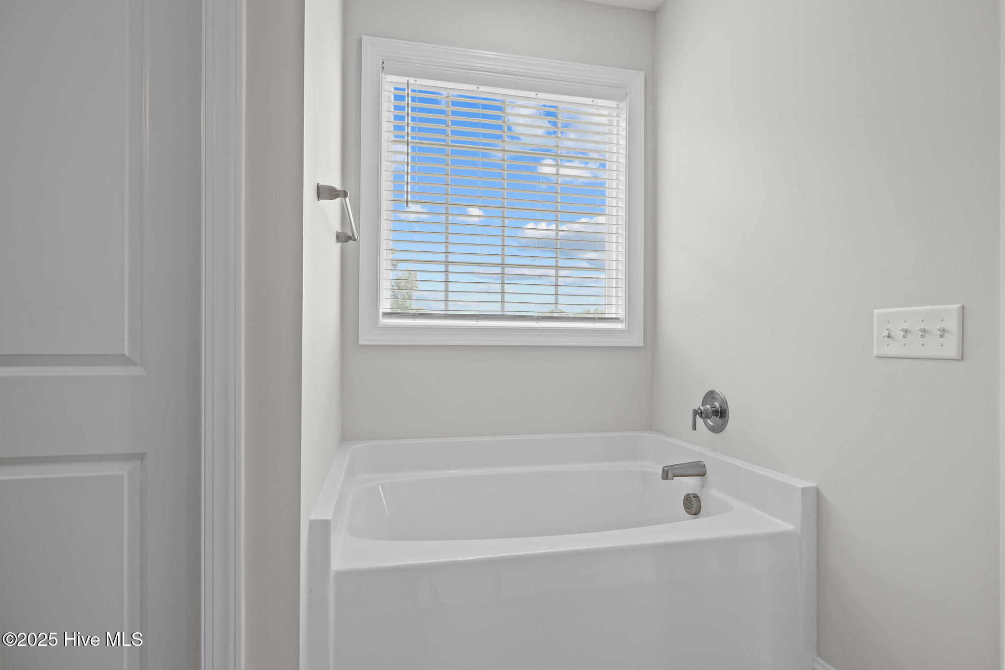 100526771 | Photo 24