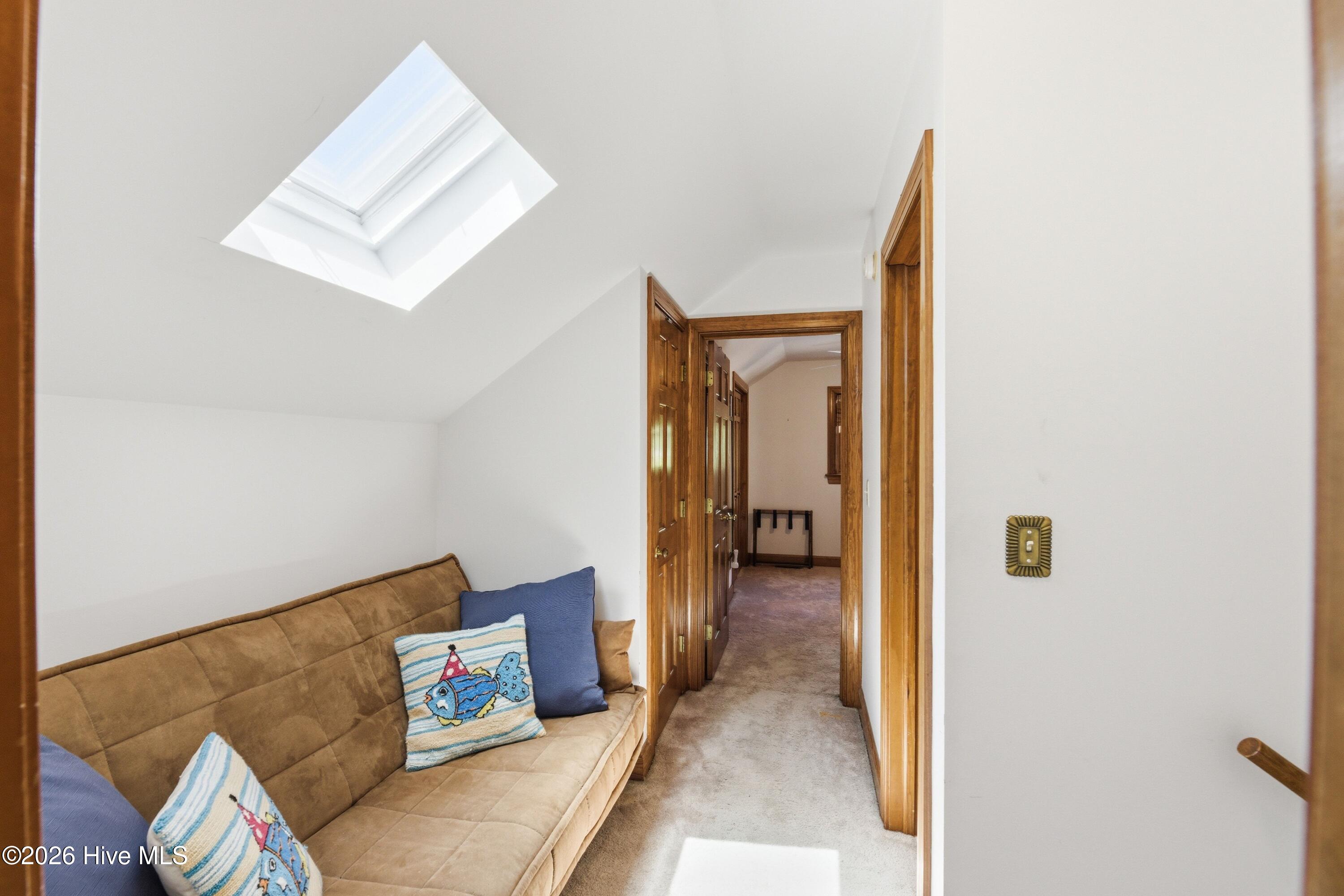 100566267 | Photo 35