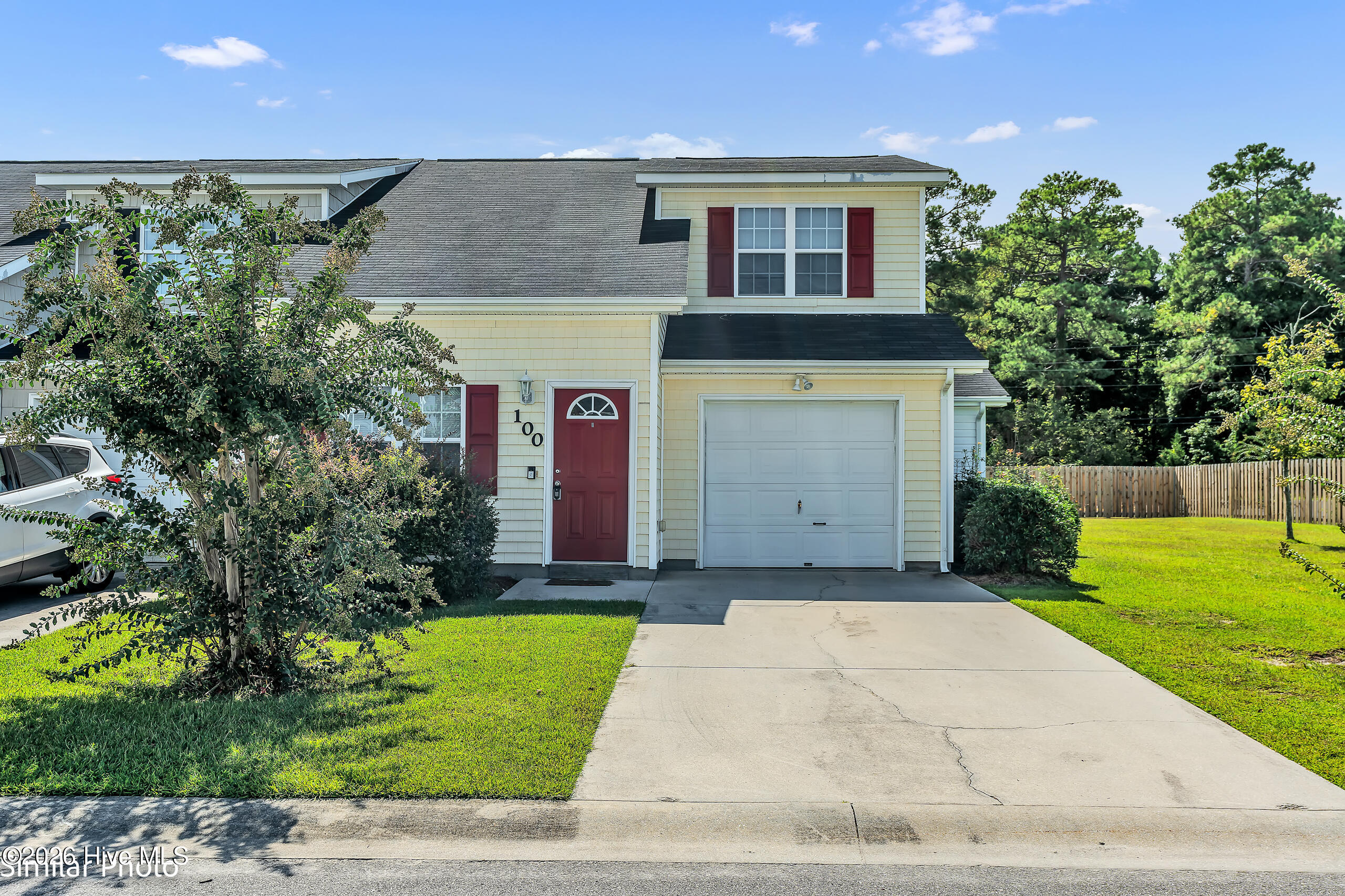 Listing photograph for 100 Creeker Town Way, Hubert, NC 28539