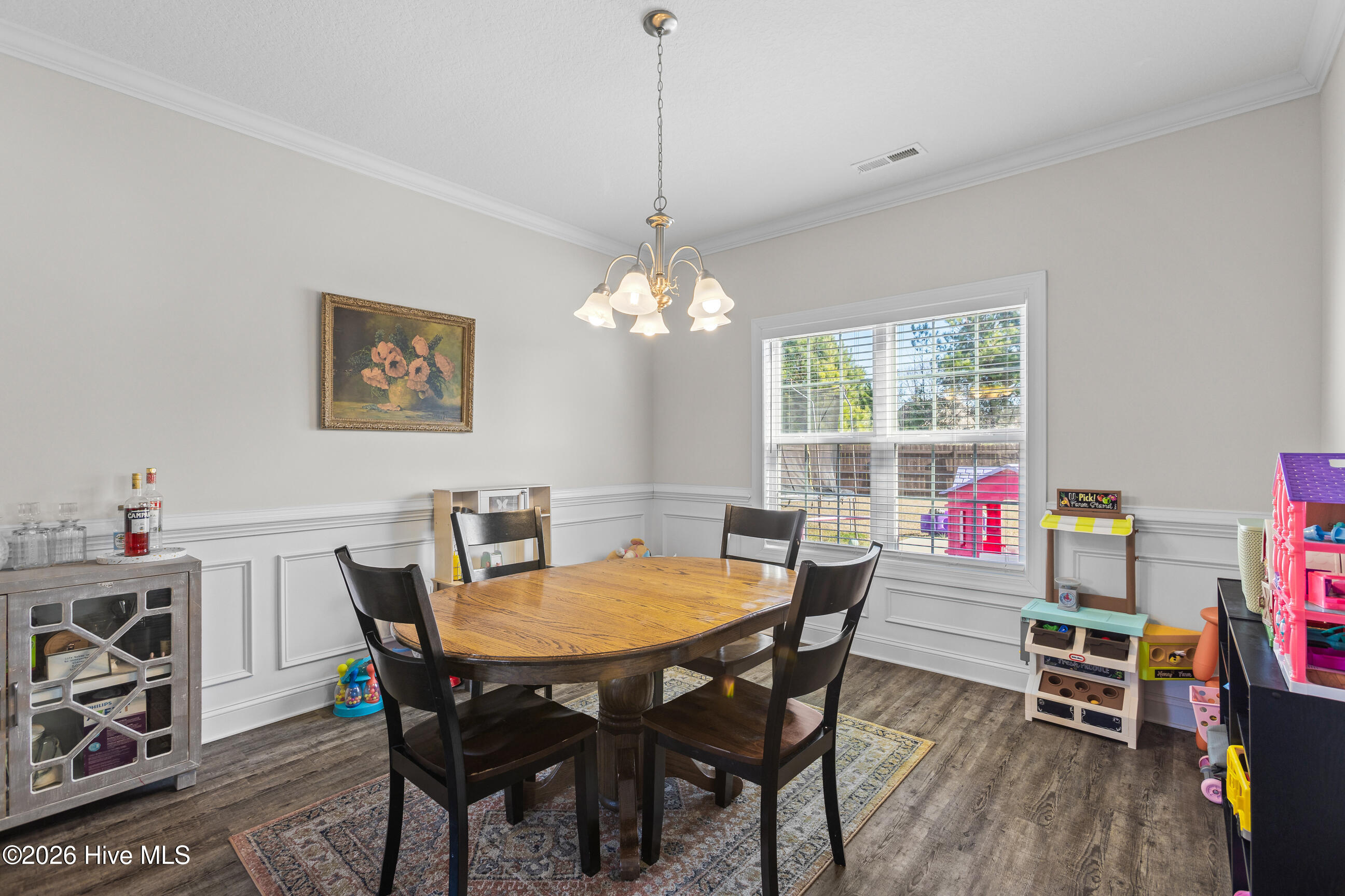 100561419 | Photo 14