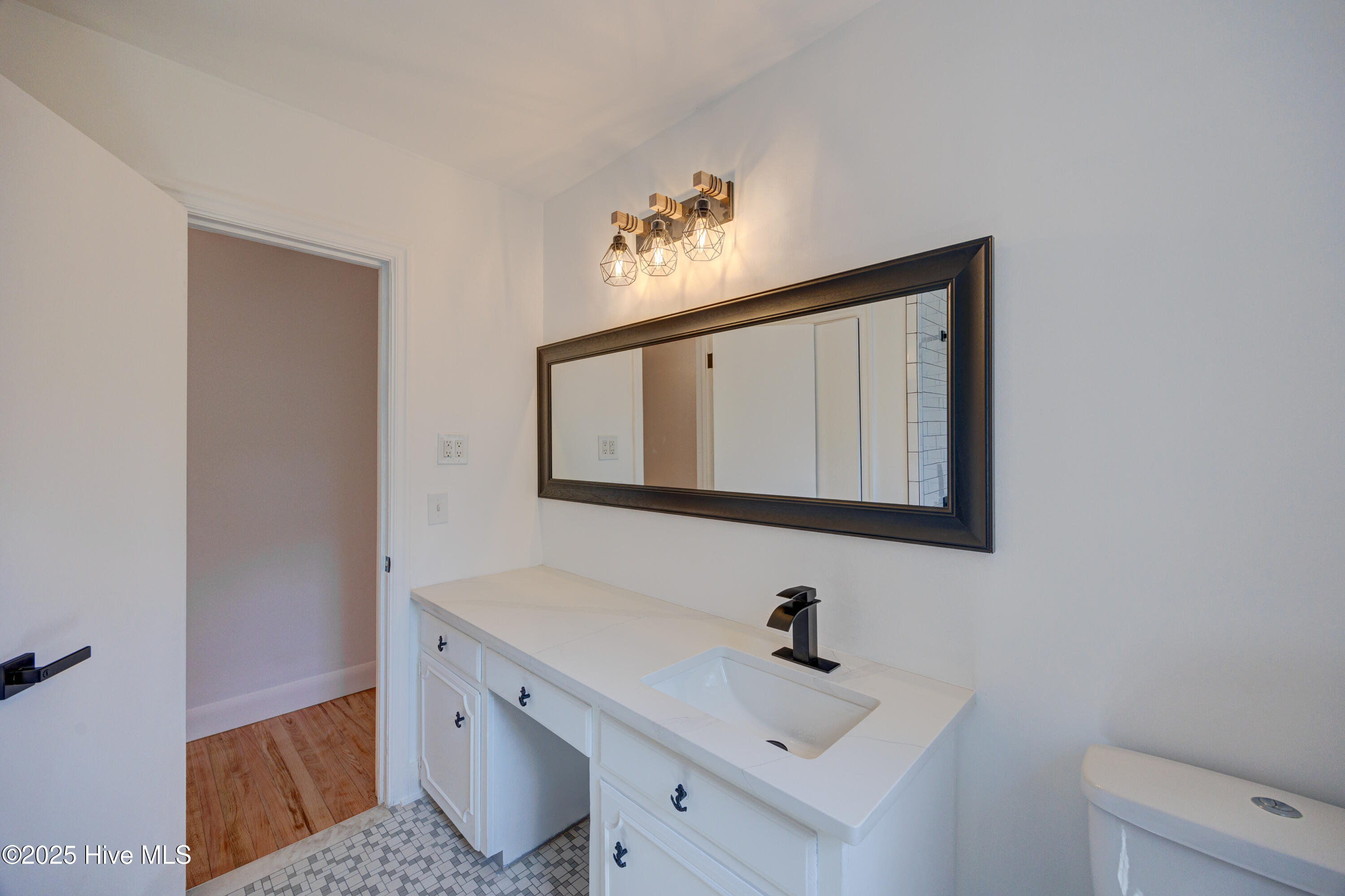 100531788 | Photo 44