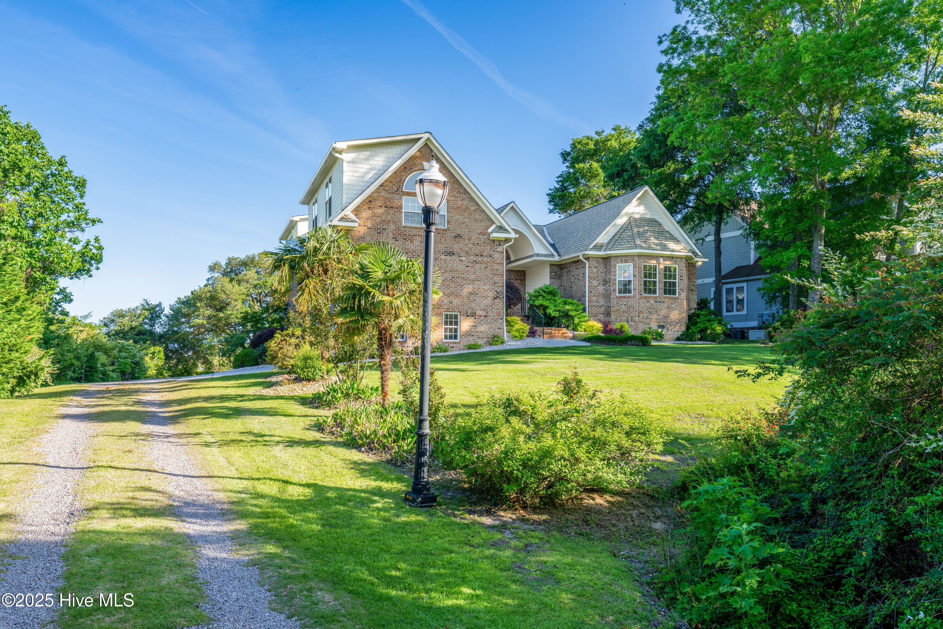 100506223 | Photo 50