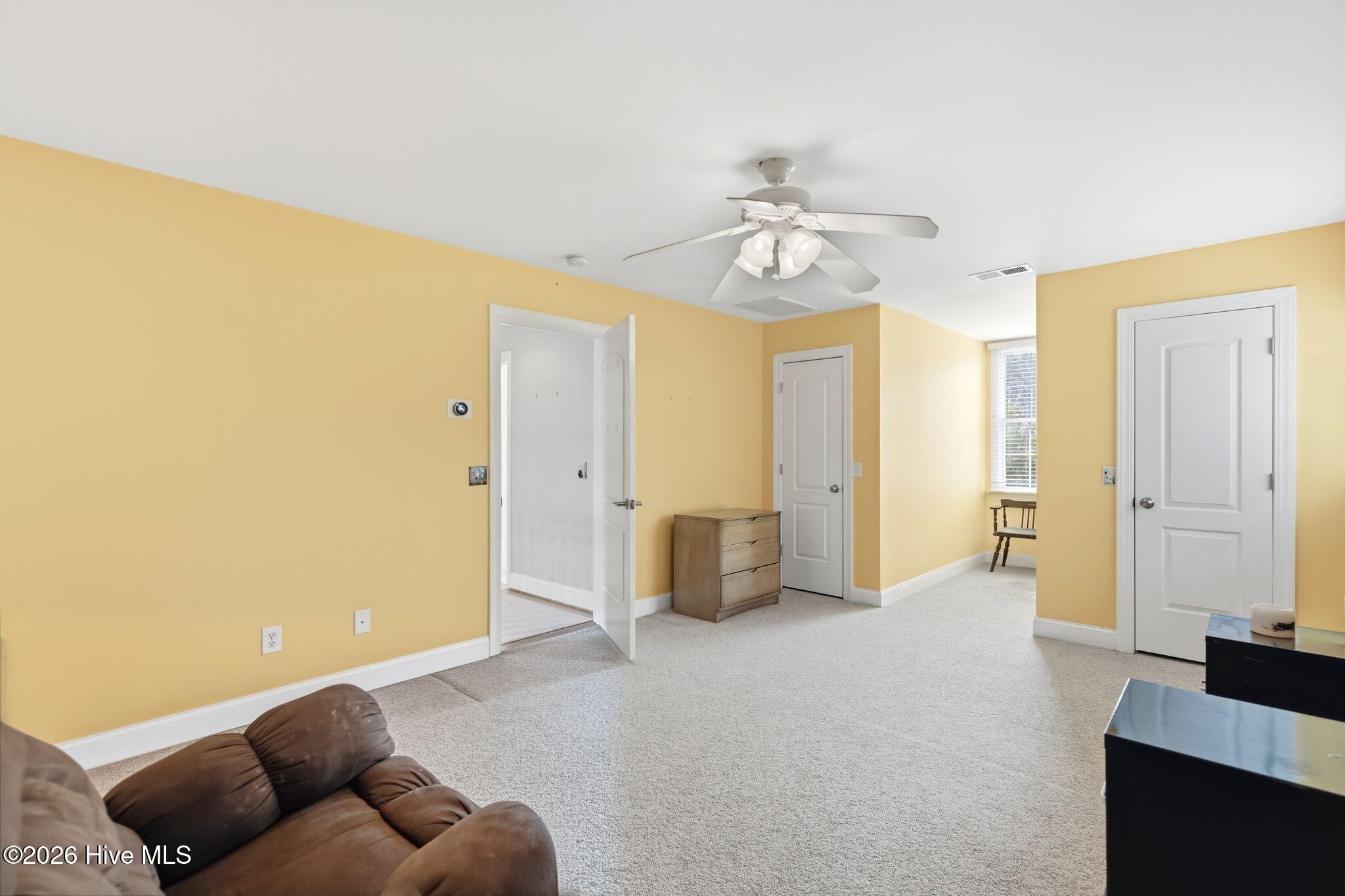 100561180 | Photo 66