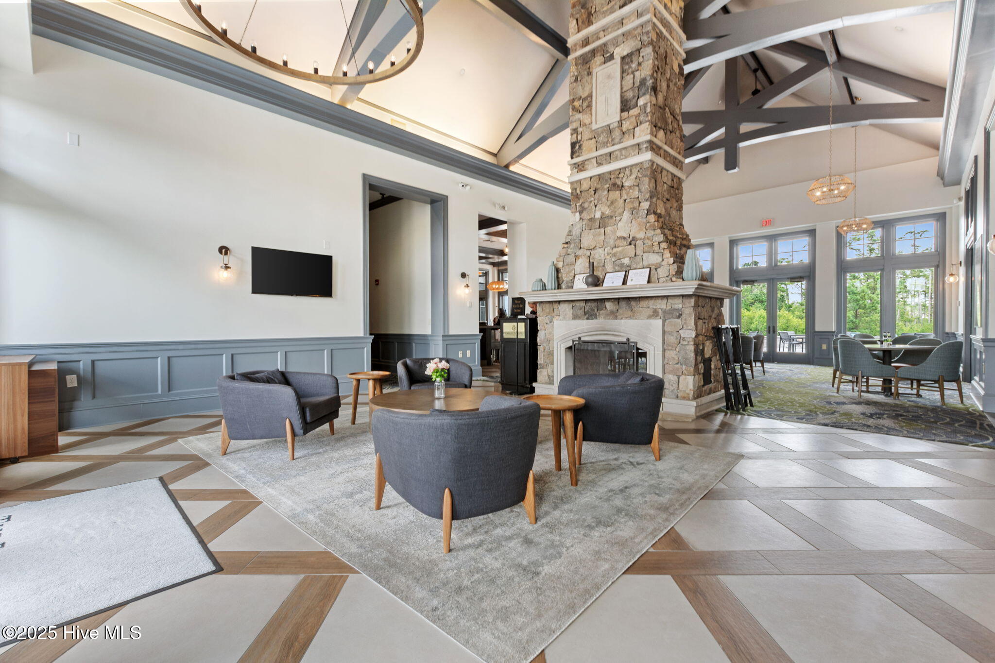 100529992 | Photo 52