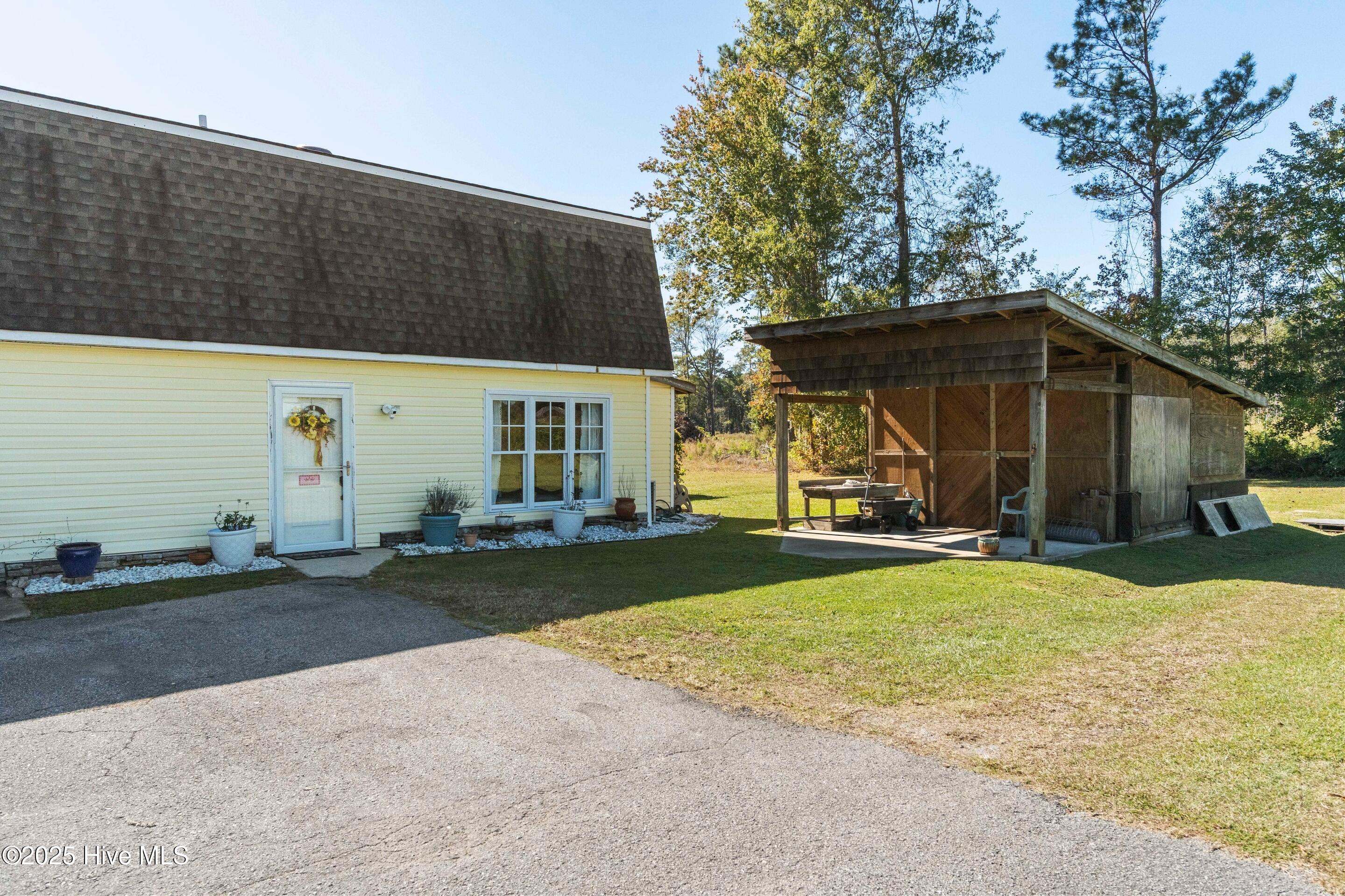 100563902 | Photo 19